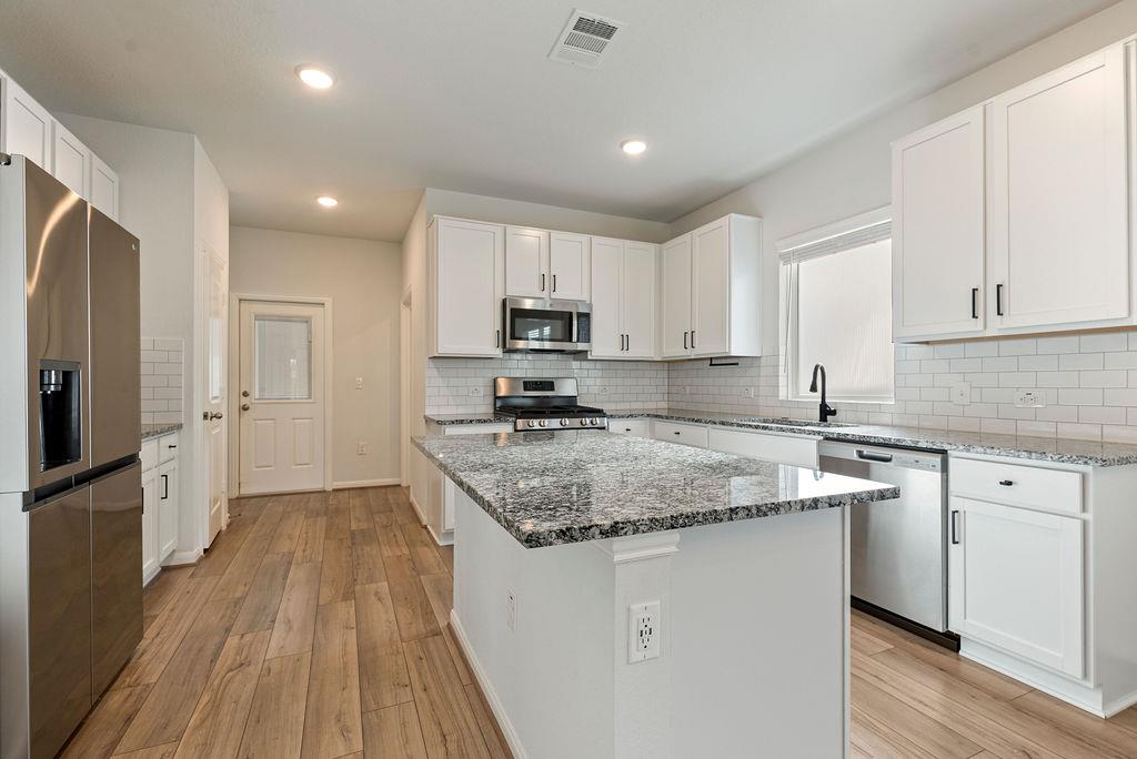 302 Timber Brook Dr, Hutto, TX 78634