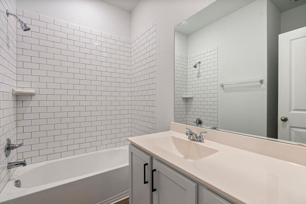 302 Timber Brook Dr, Hutto, TX 78634