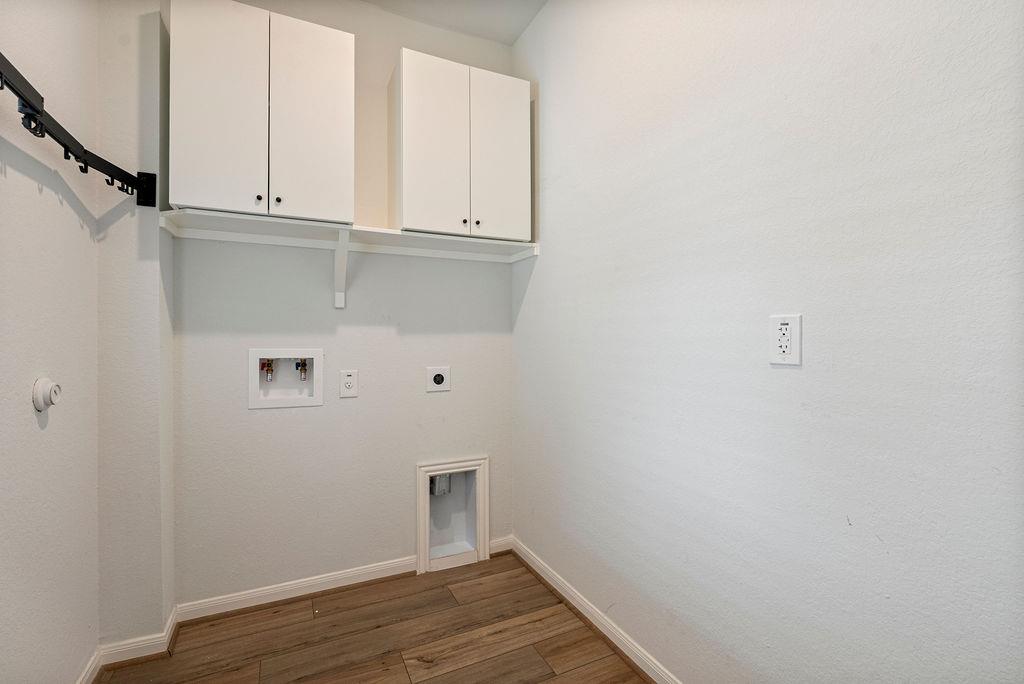 302 Timber Brook Dr, Hutto, TX 78634