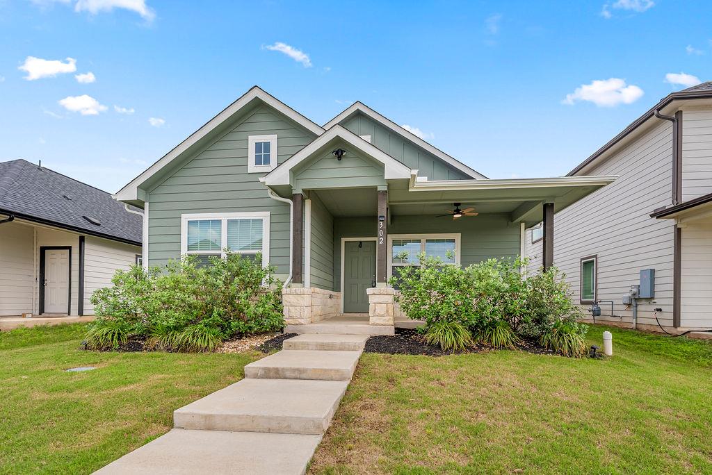 302 Timber Brook Dr, Hutto, TX 78634