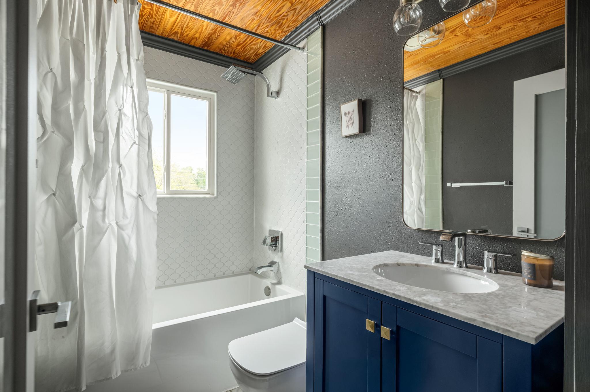 123 Havana St, Austin, TX 78704