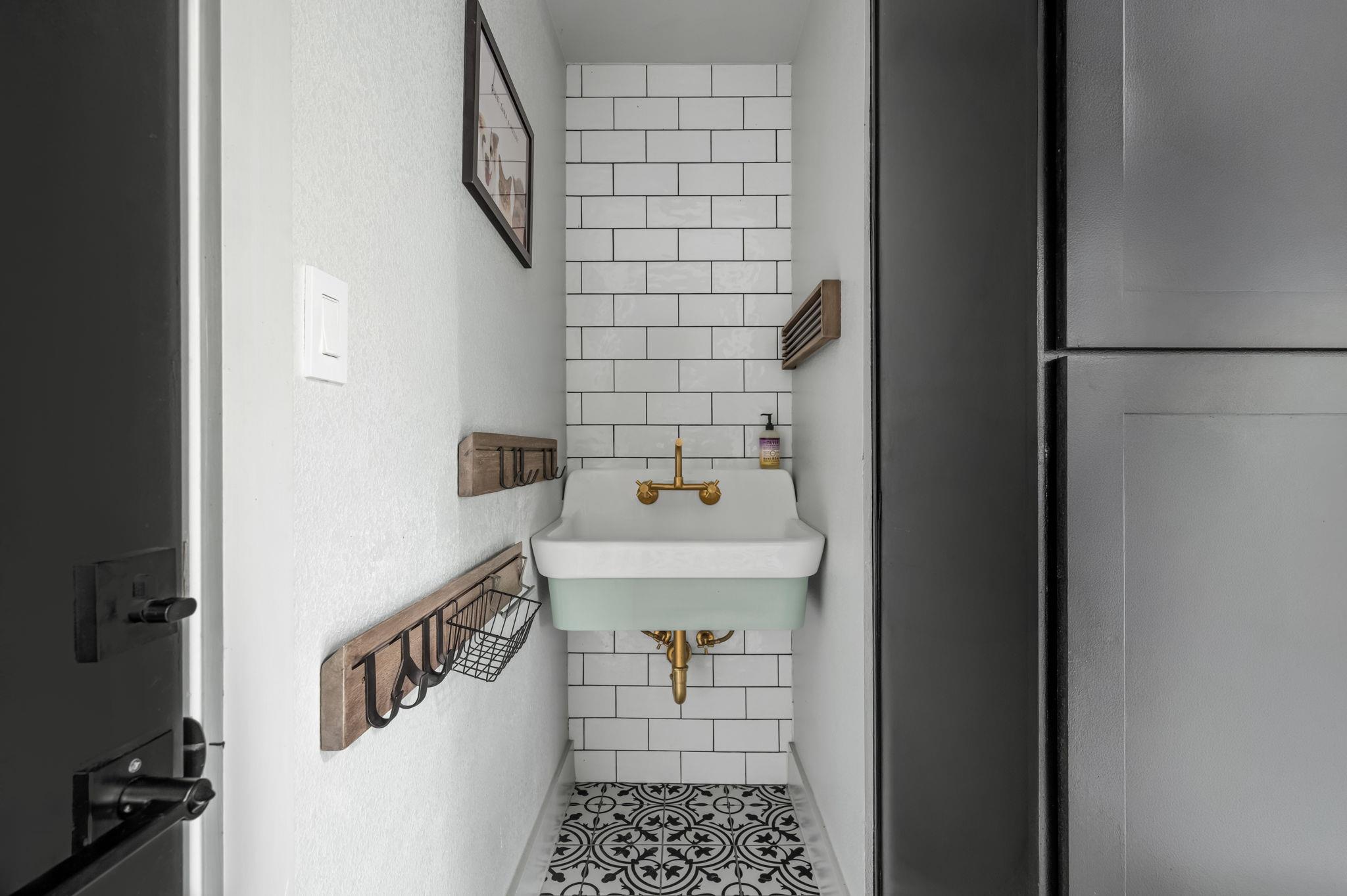 123 Havana St, Austin, TX 78704