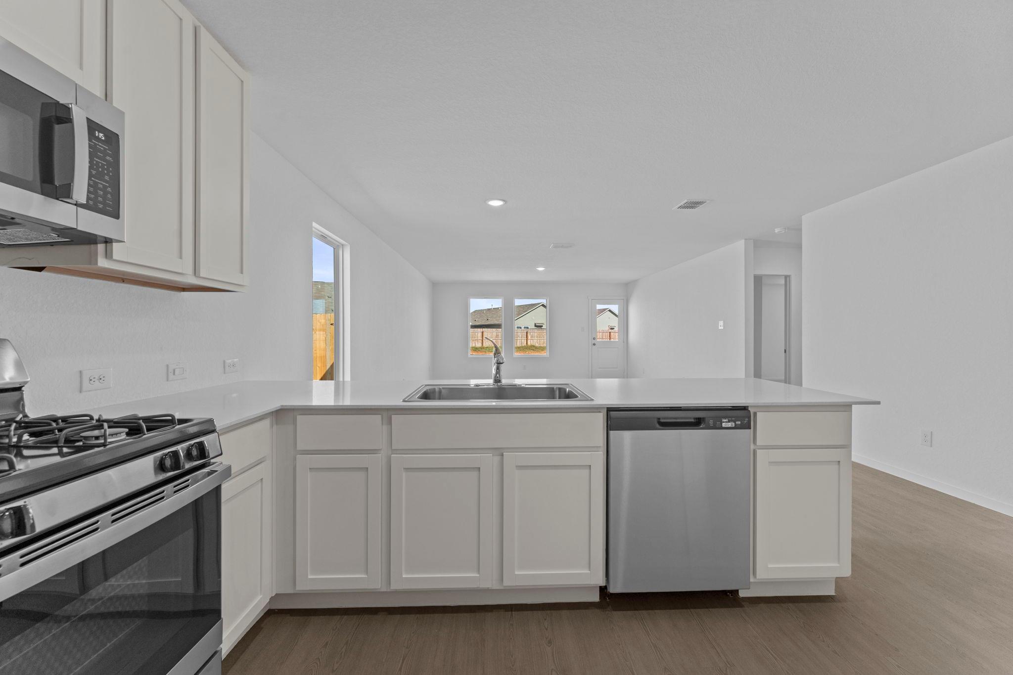 137 Alameda Dr, Fredericksburg, TX 78624