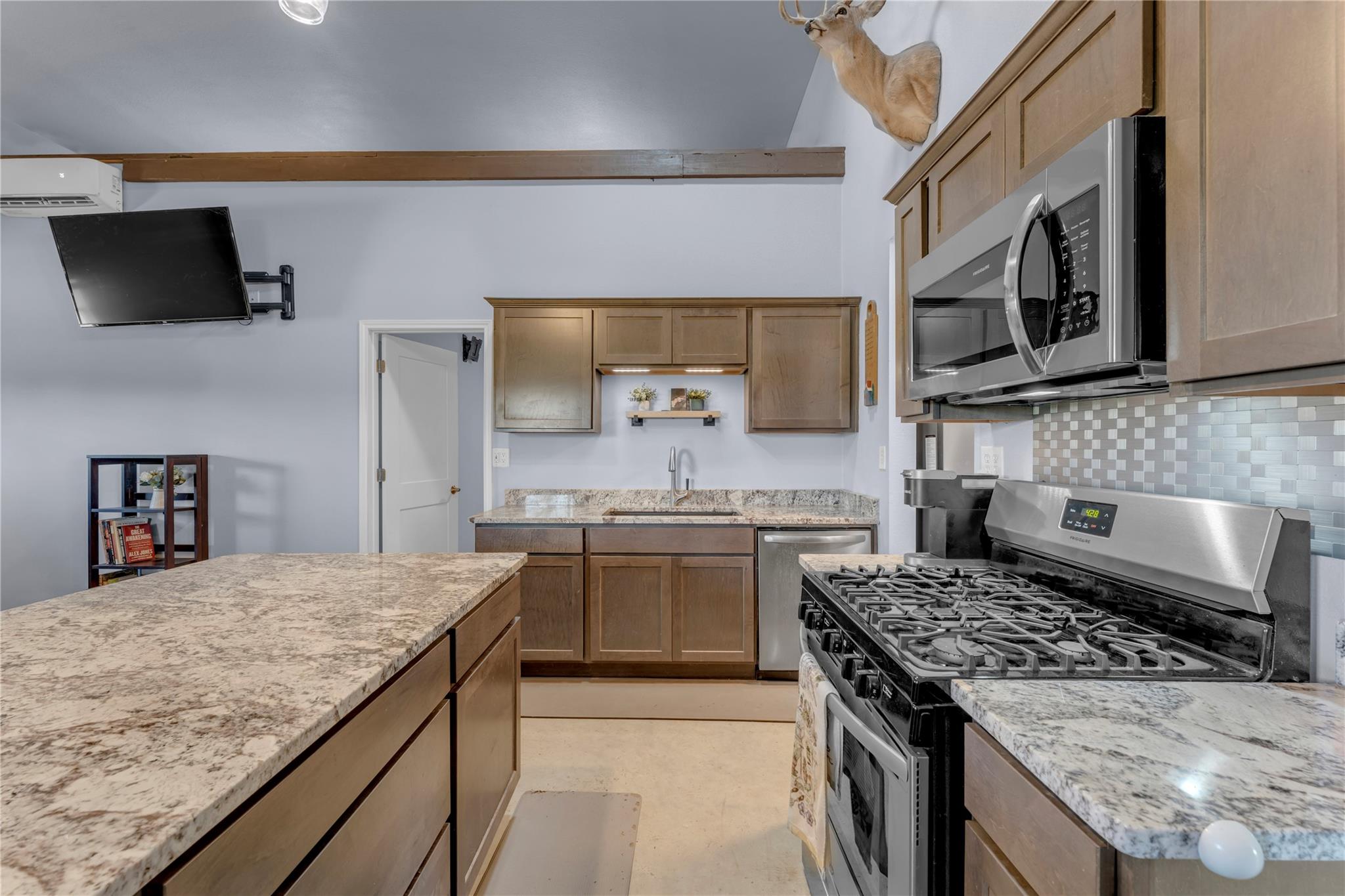 6475 County Road 216, Llano, TX 78643