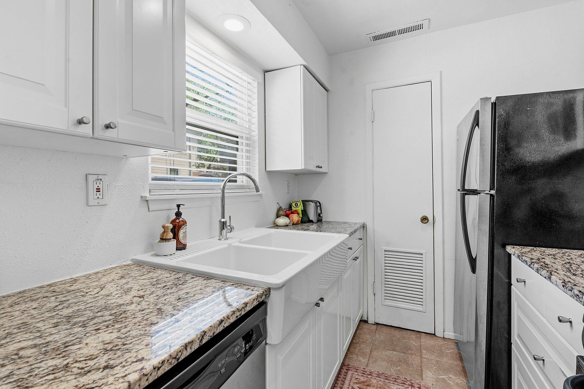 1106 W 22nd St # 1, Austin, TX 78705