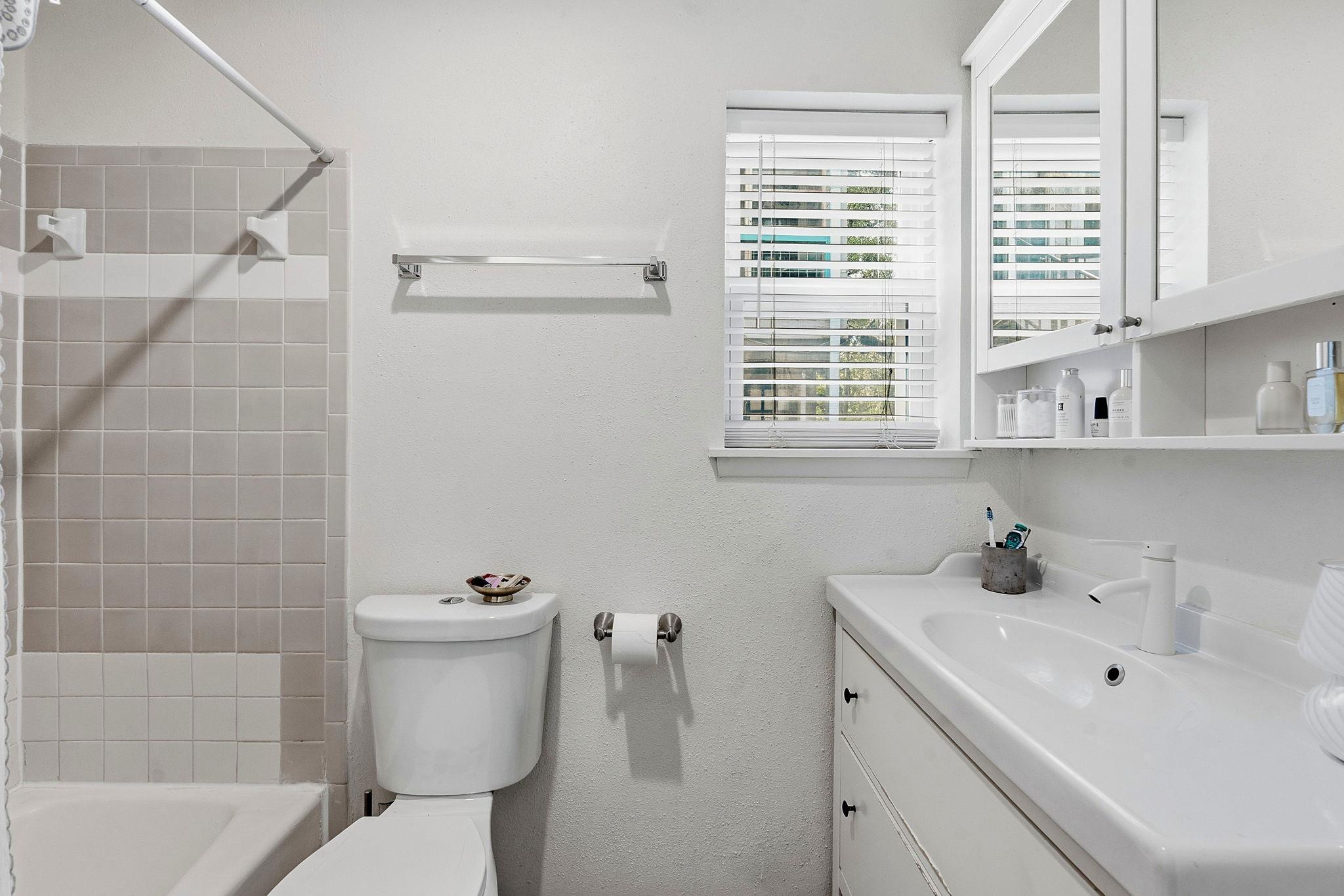 1106 W 22nd St # 1, Austin, TX 78705