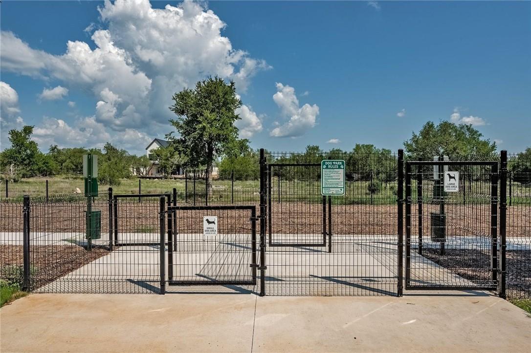 104 Rocky Summit Ct, Spicewood, TX 78669