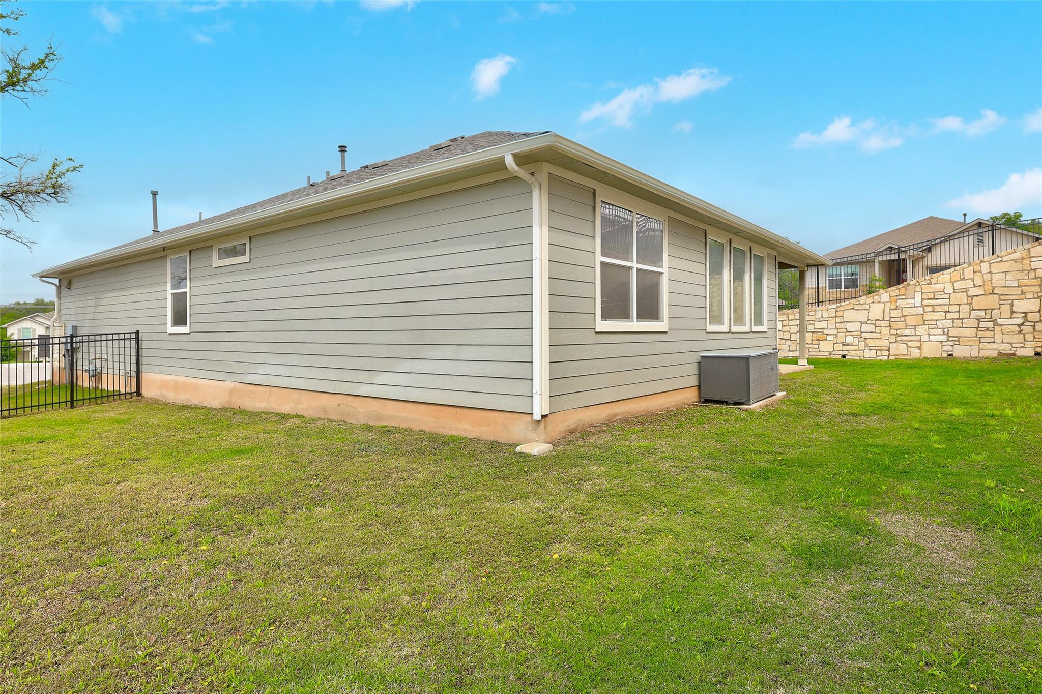 213 Florenz Ln, Georgetown, TX 78628