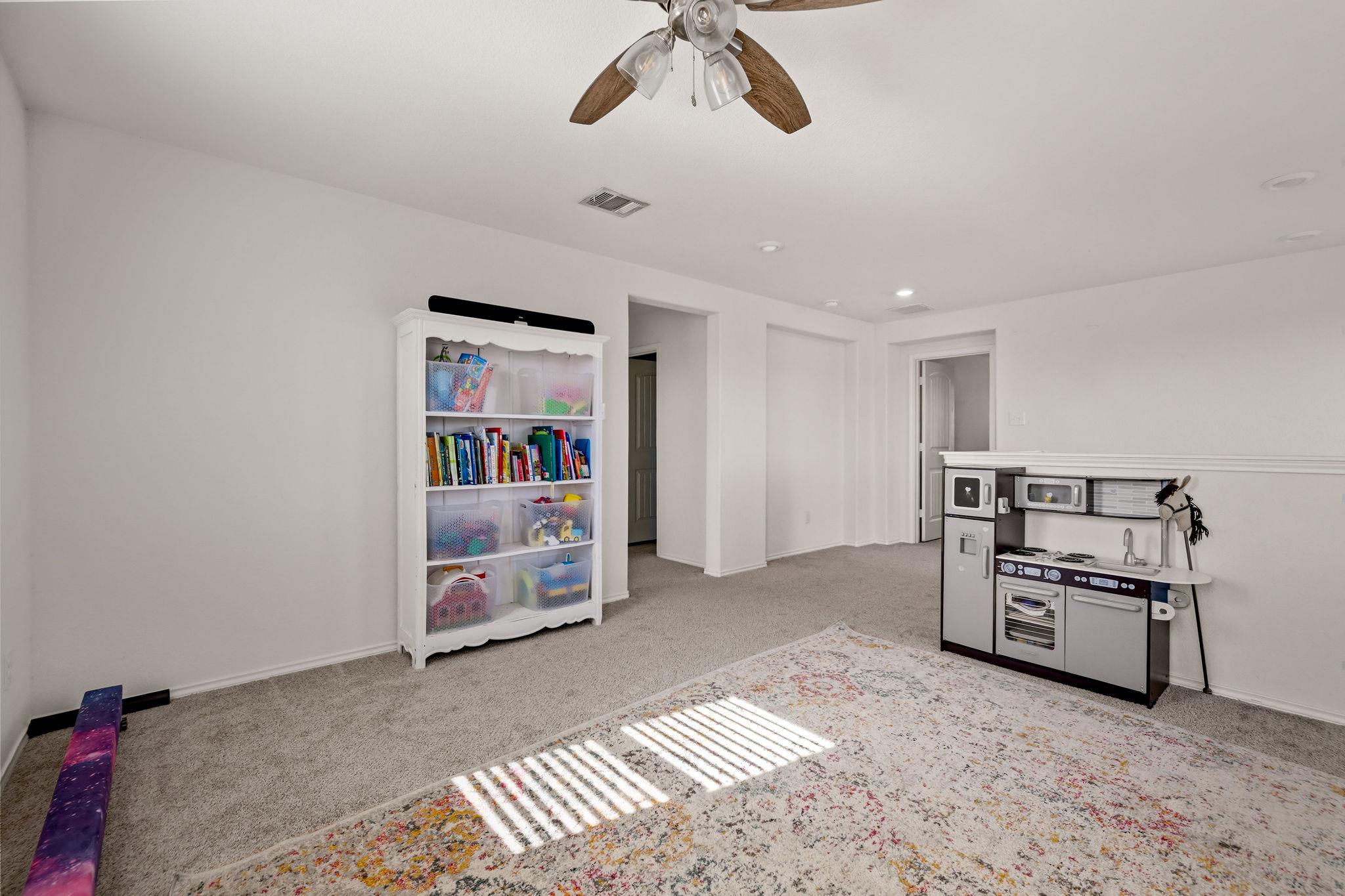 220 Saranac Dr, Elgin, TX 78621