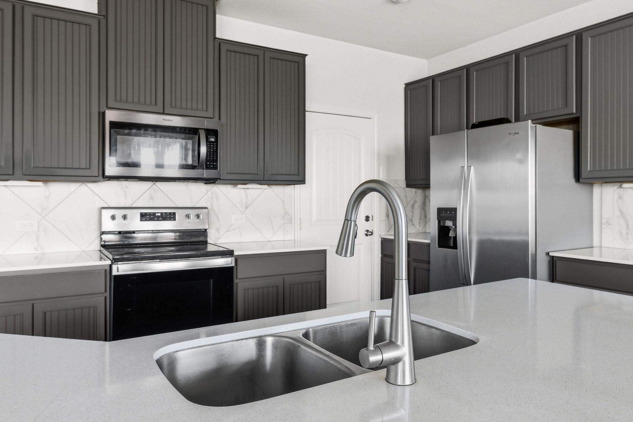 220 Saranac Dr, Elgin, TX 78621