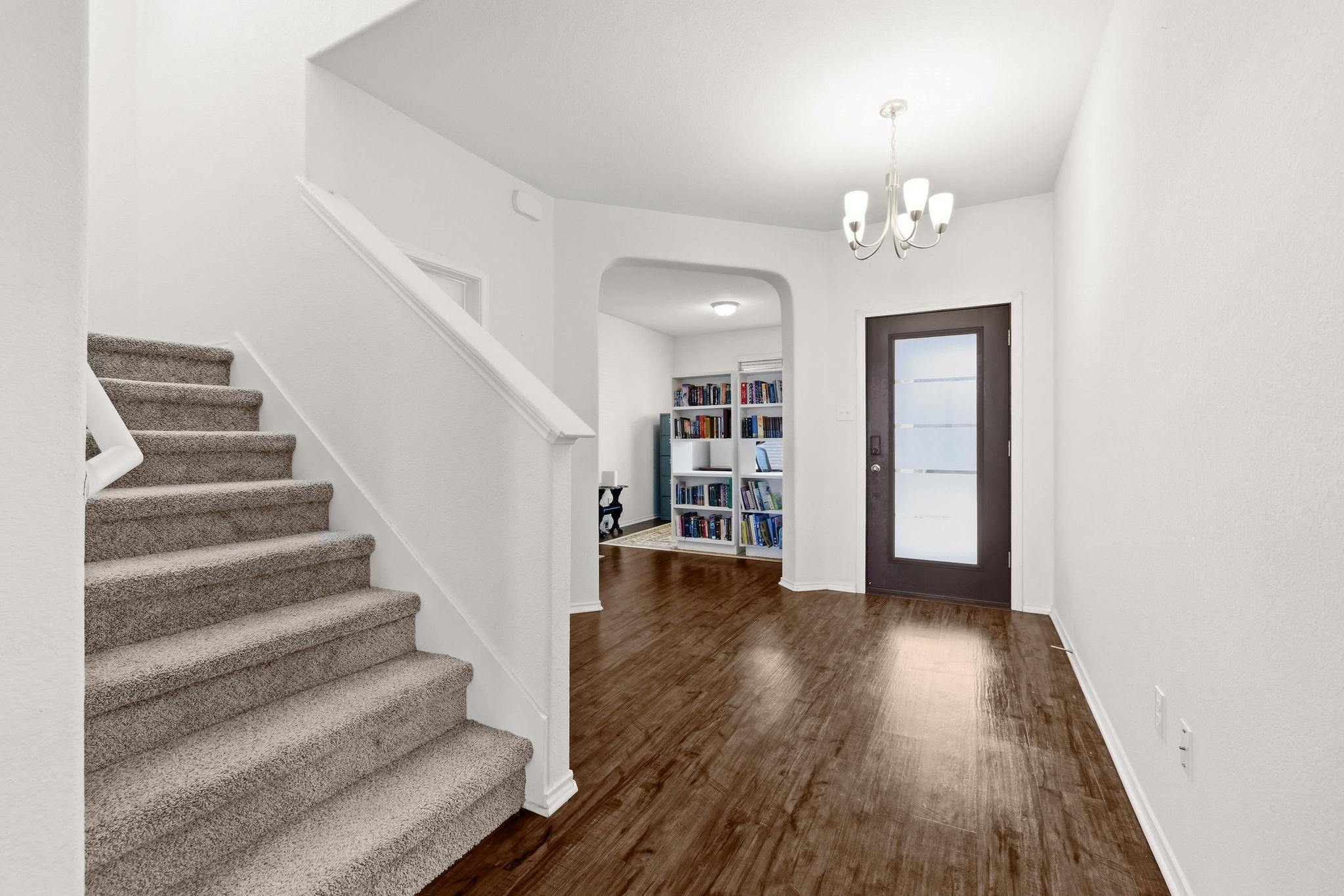 220 Saranac Dr, Elgin, TX 78621