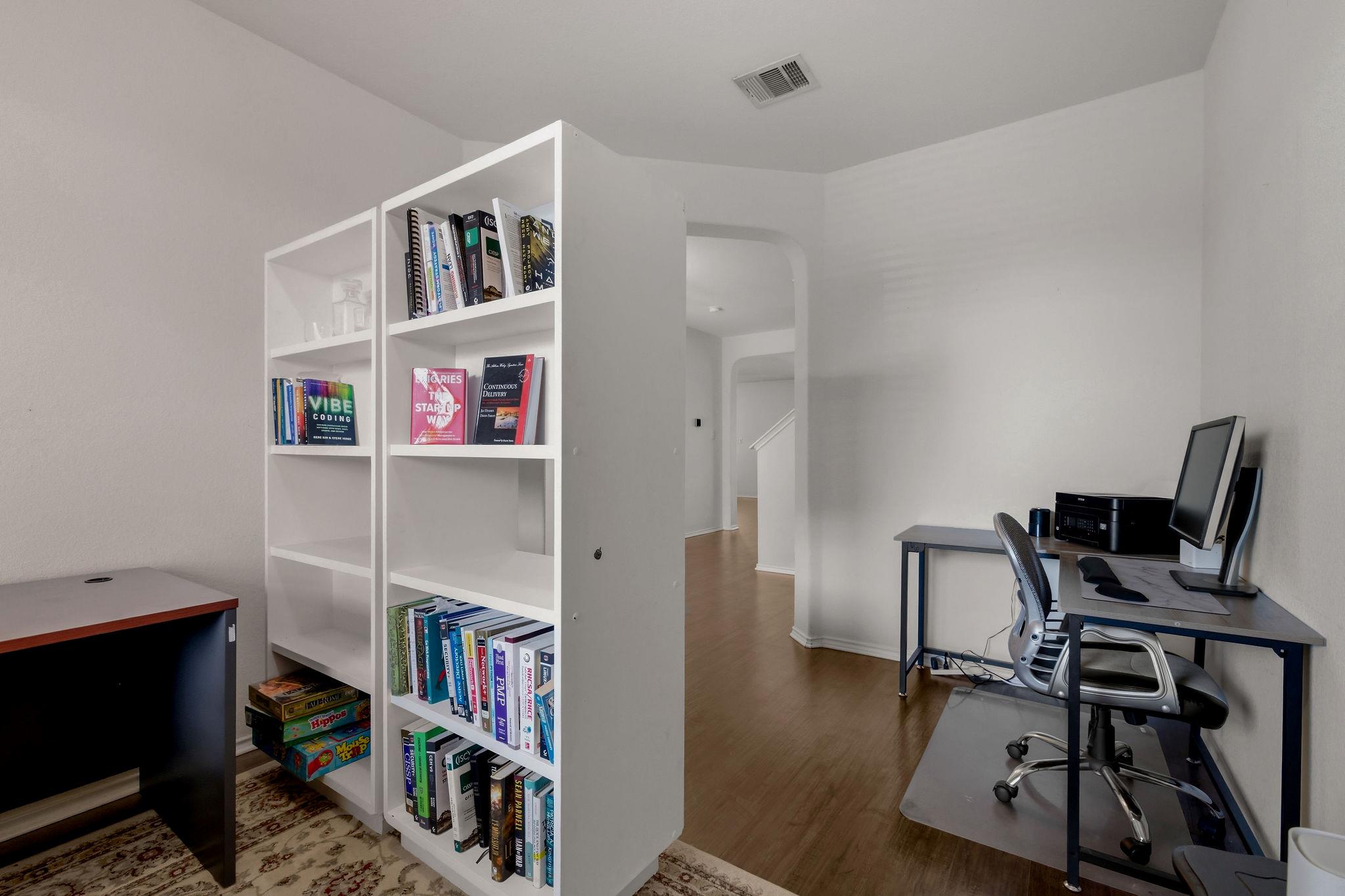 220 Saranac Dr, Elgin, TX 78621