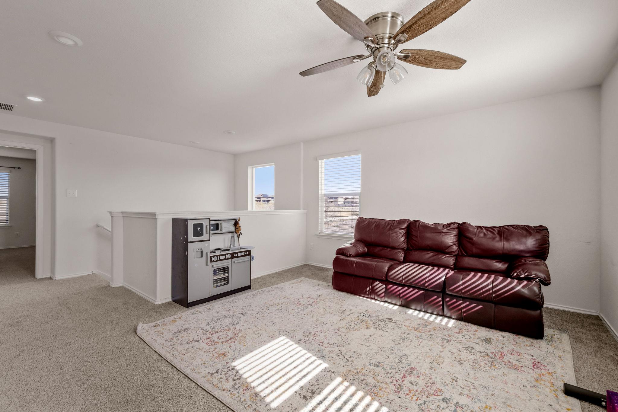 220 Saranac Dr, Elgin, TX 78621