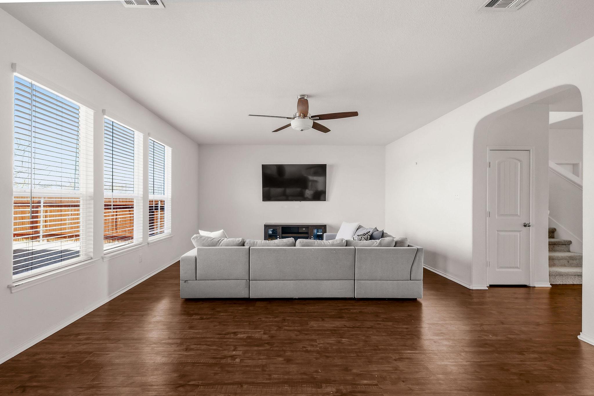 220 Saranac Dr, Elgin, TX 78621