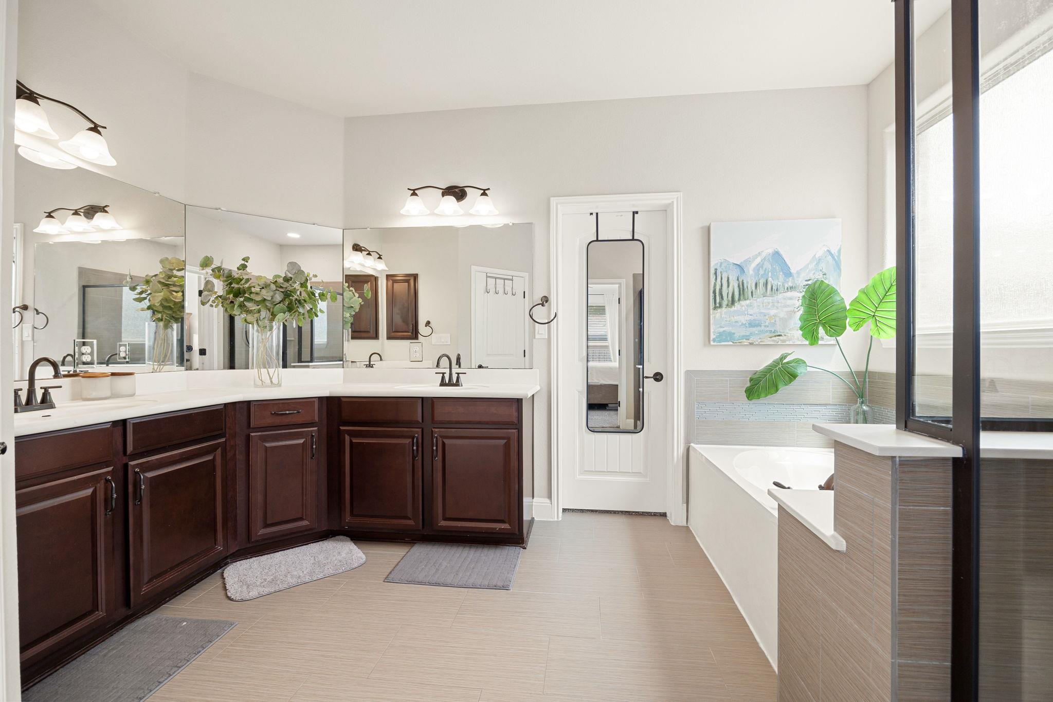 225 Pettigrew Path, Buda, TX 78610