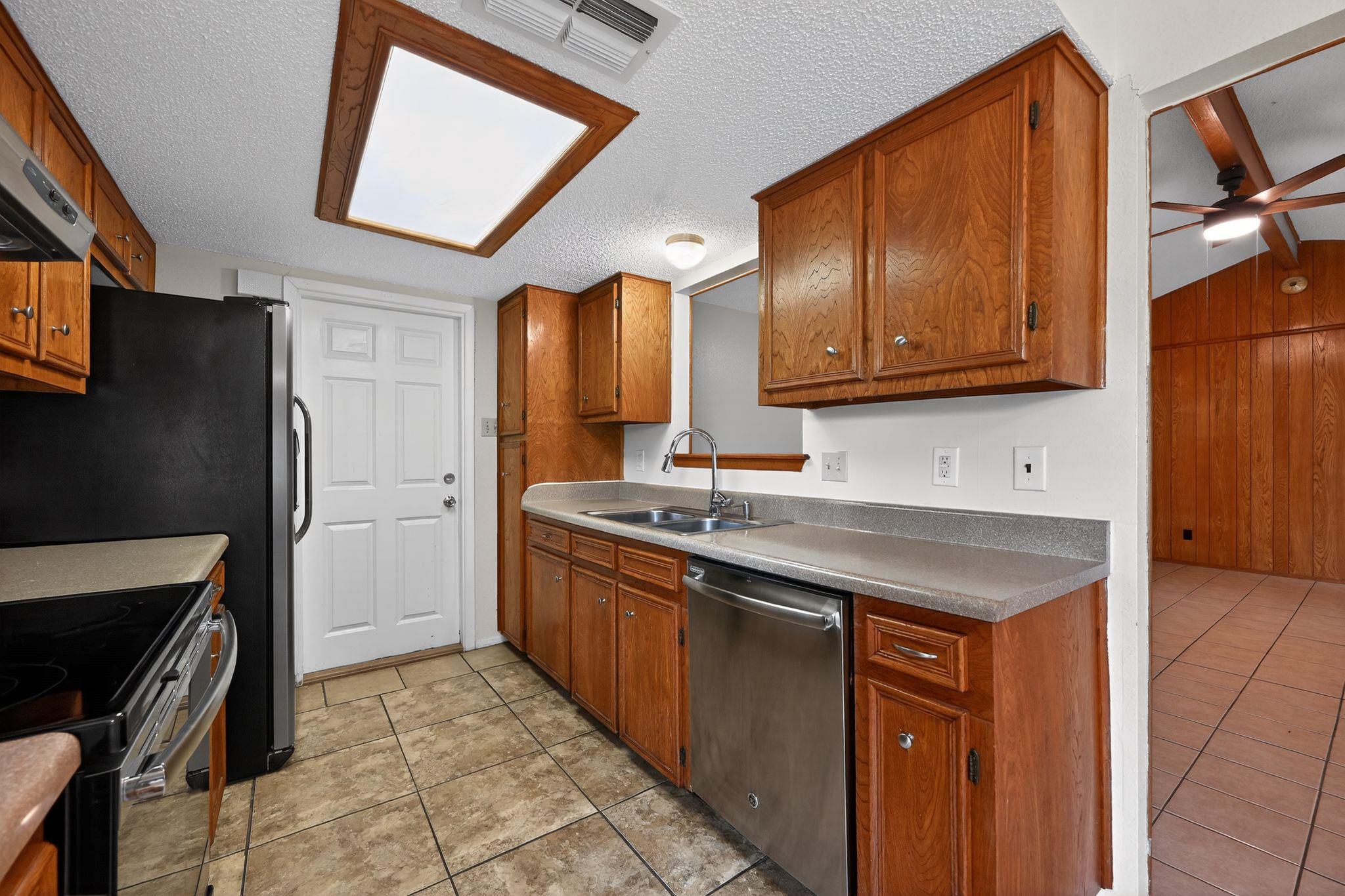 1911 Tipperary Dr, Leander, TX 78641