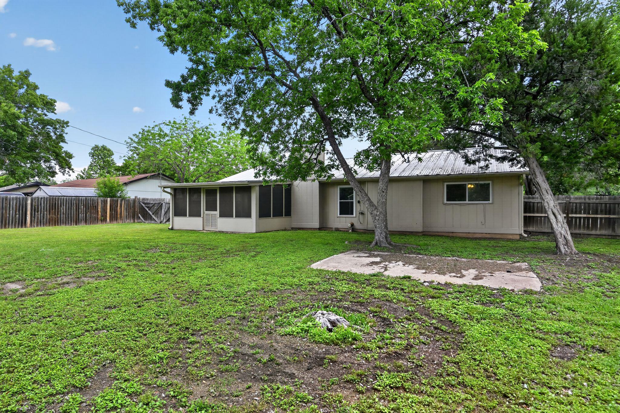 1911 Tipperary Dr, Leander, TX 78641