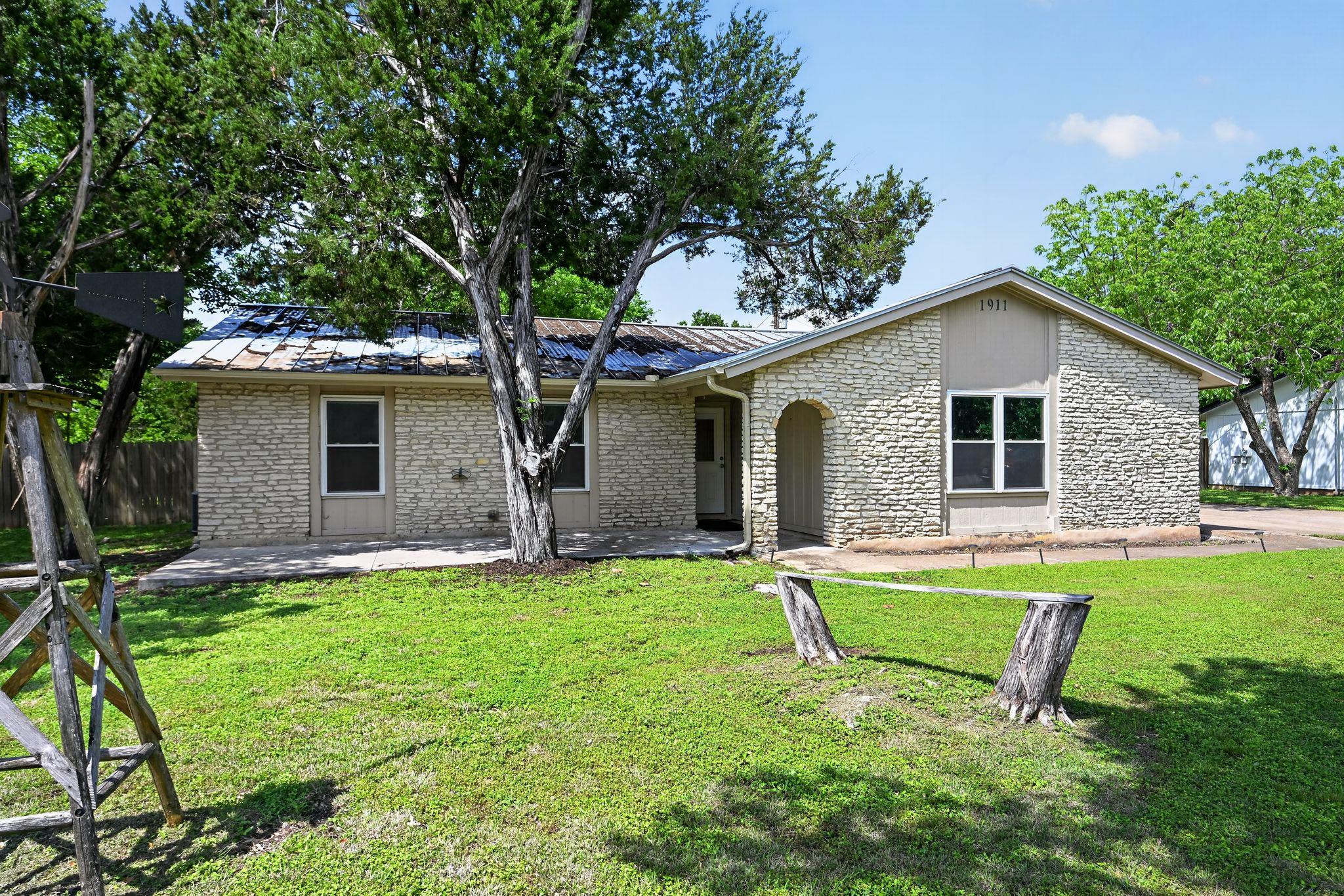 1911 Tipperary Dr, Leander, TX 78641