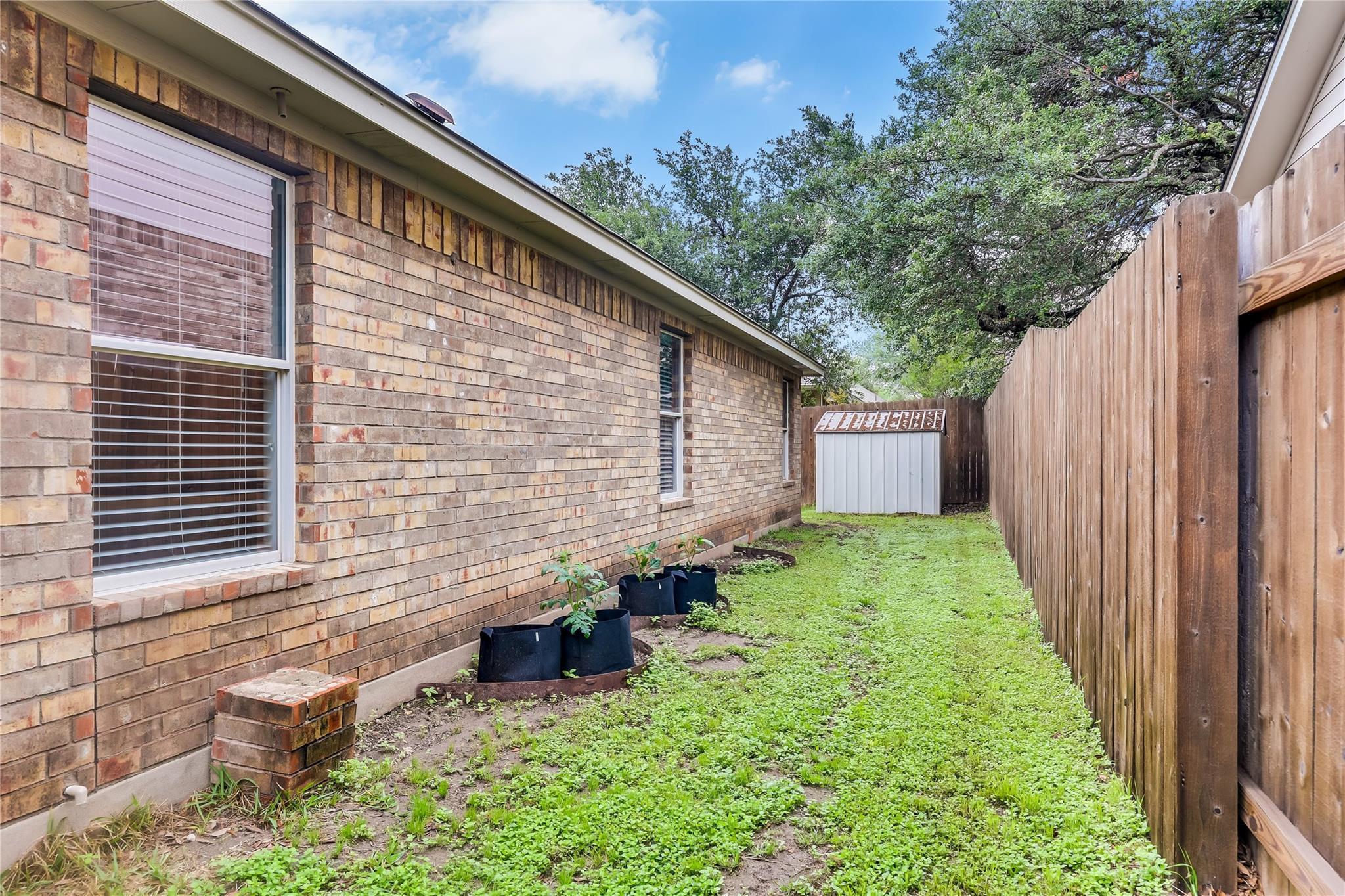 1426 Gracy Dr, Austin, TX 78758