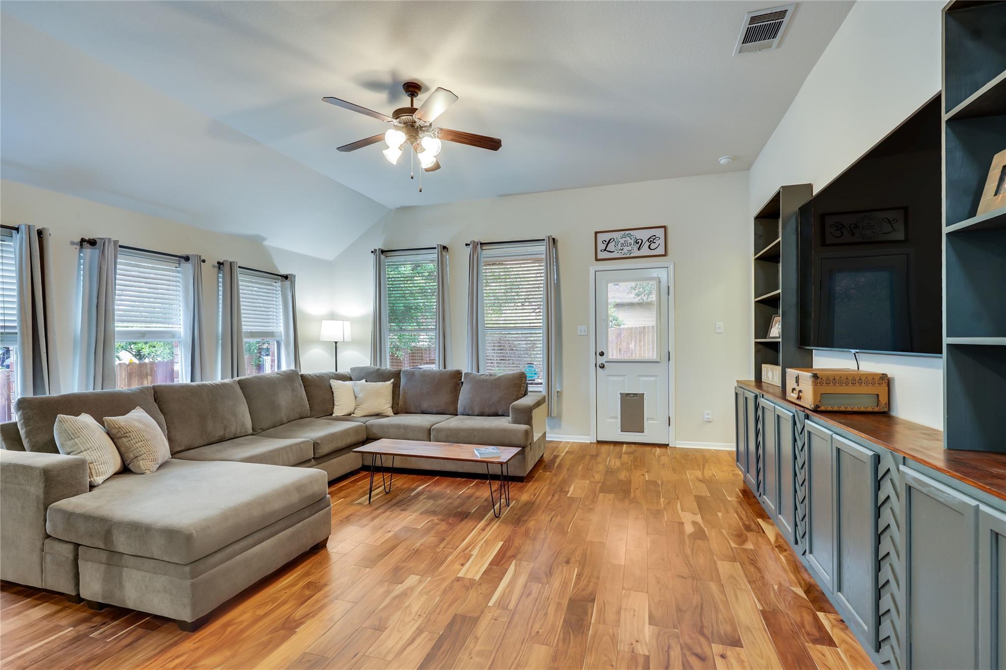 1426 Gracy Dr, Austin, TX 78758