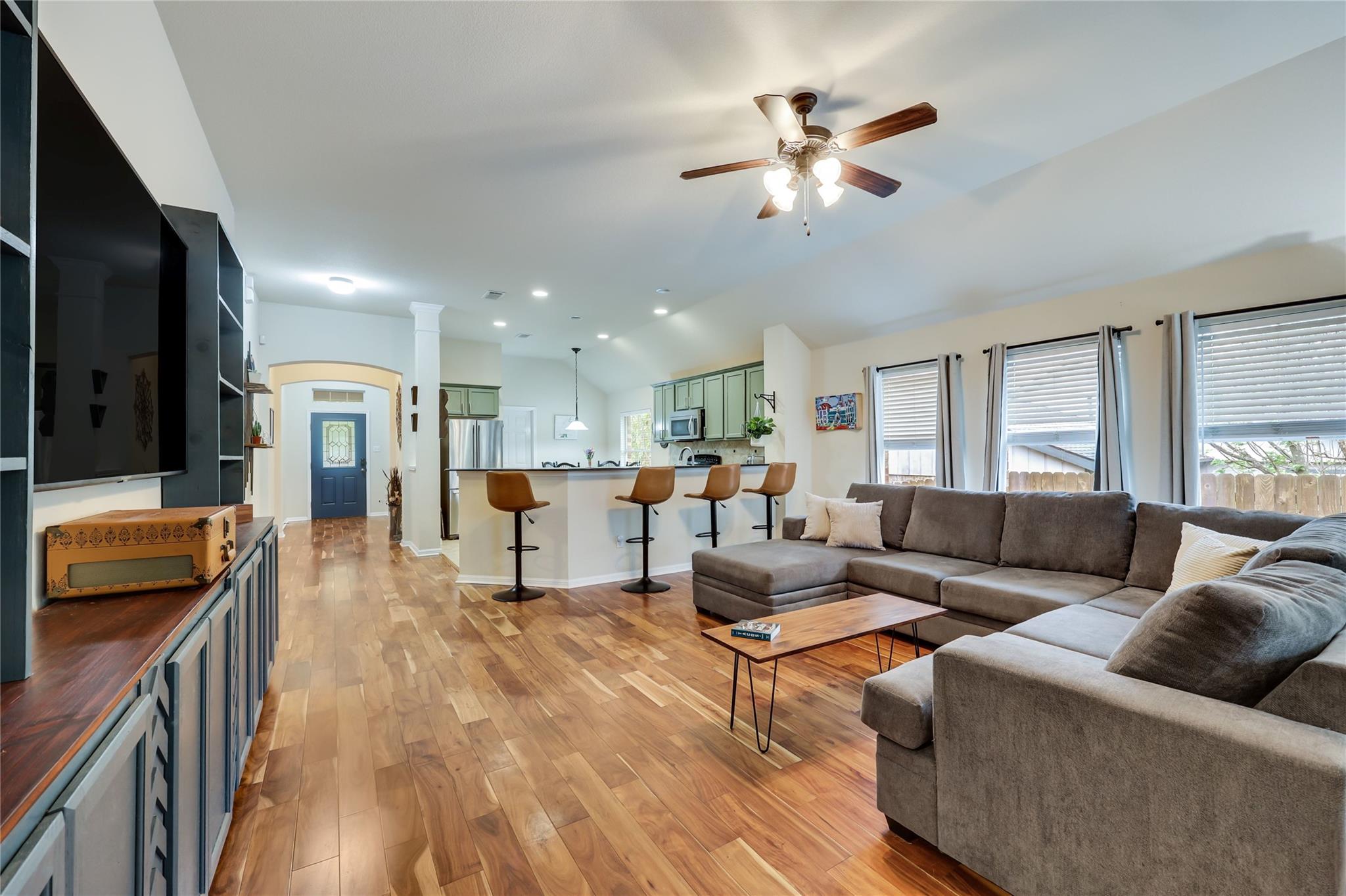 1426 Gracy Dr, Austin, TX 78758