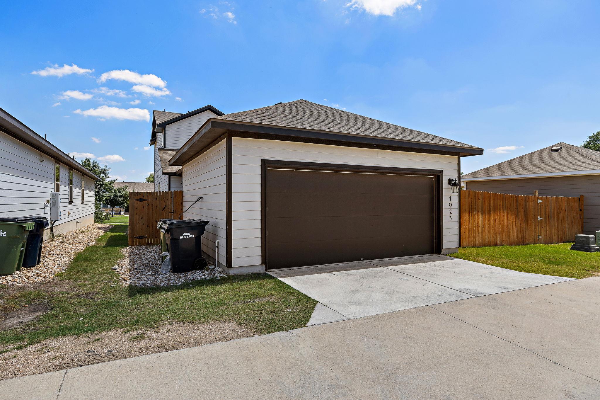 1923 Pecan Island Dr, Leander, TX 78641