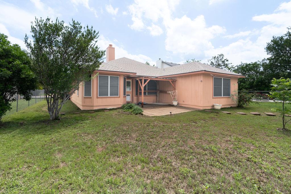 1902 Hollow Tree Blvd, Round Rock, TX 78681