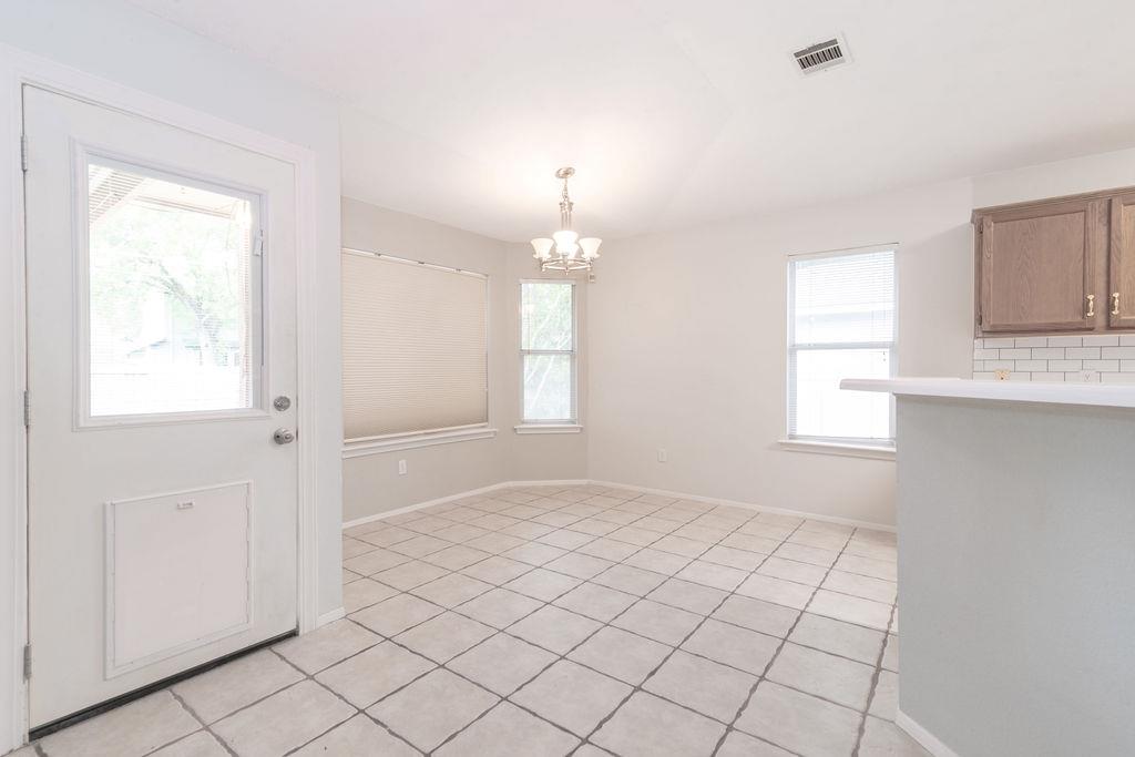 1902 Hollow Tree Blvd, Round Rock, TX 78681