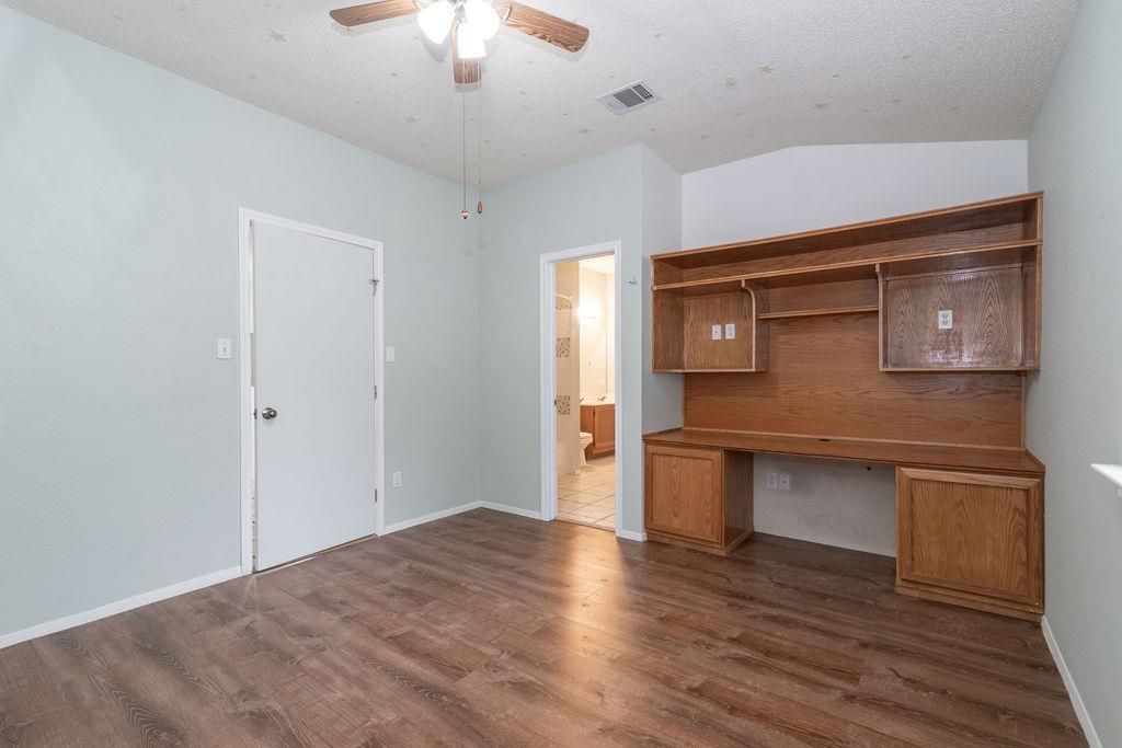 1902 Hollow Tree Blvd, Round Rock, TX 78681