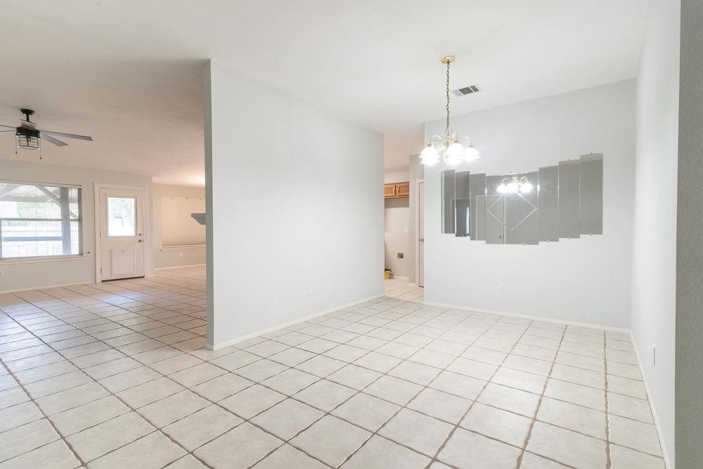 1902 Hollow Tree Blvd, Round Rock, TX 78681