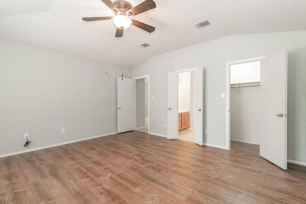 1902 Hollow Tree Blvd, Round Rock, TX 78681