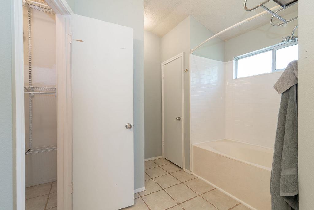 1902 Hollow Tree Blvd, Round Rock, TX 78681