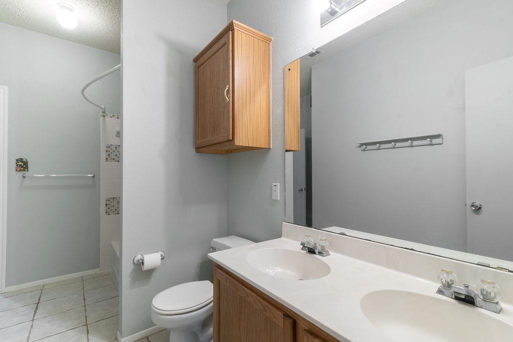 1902 Hollow Tree Blvd, Round Rock, TX 78681