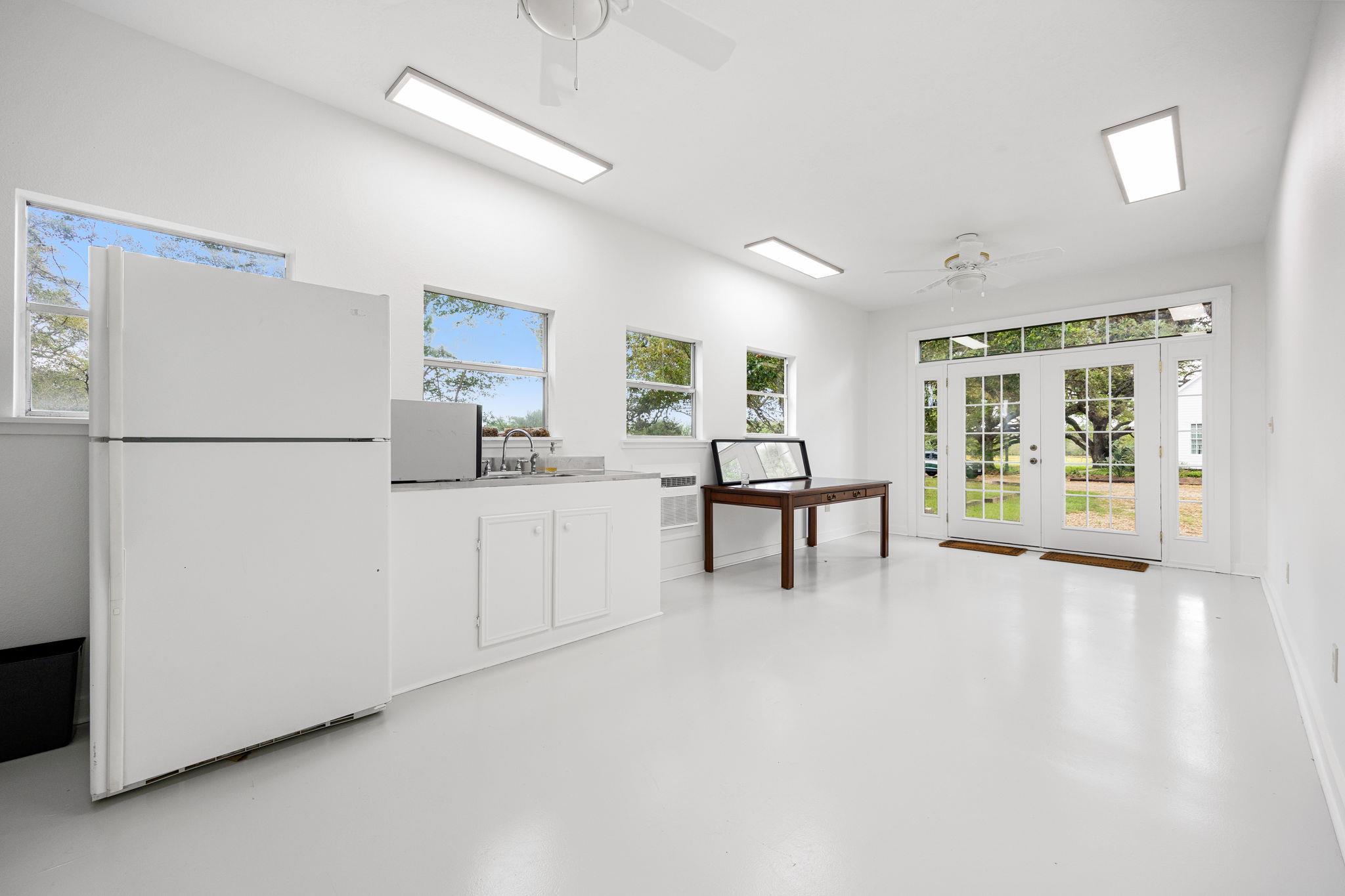 12900 Newberg Rd, Cat Spring, TX 78933