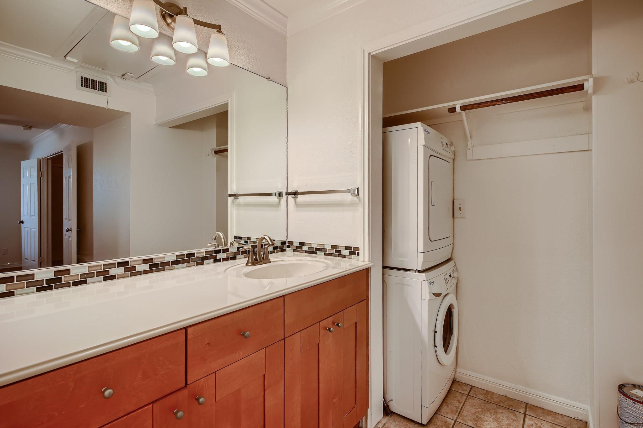 7685 Northcross Dr # 323, Austin, TX 78757