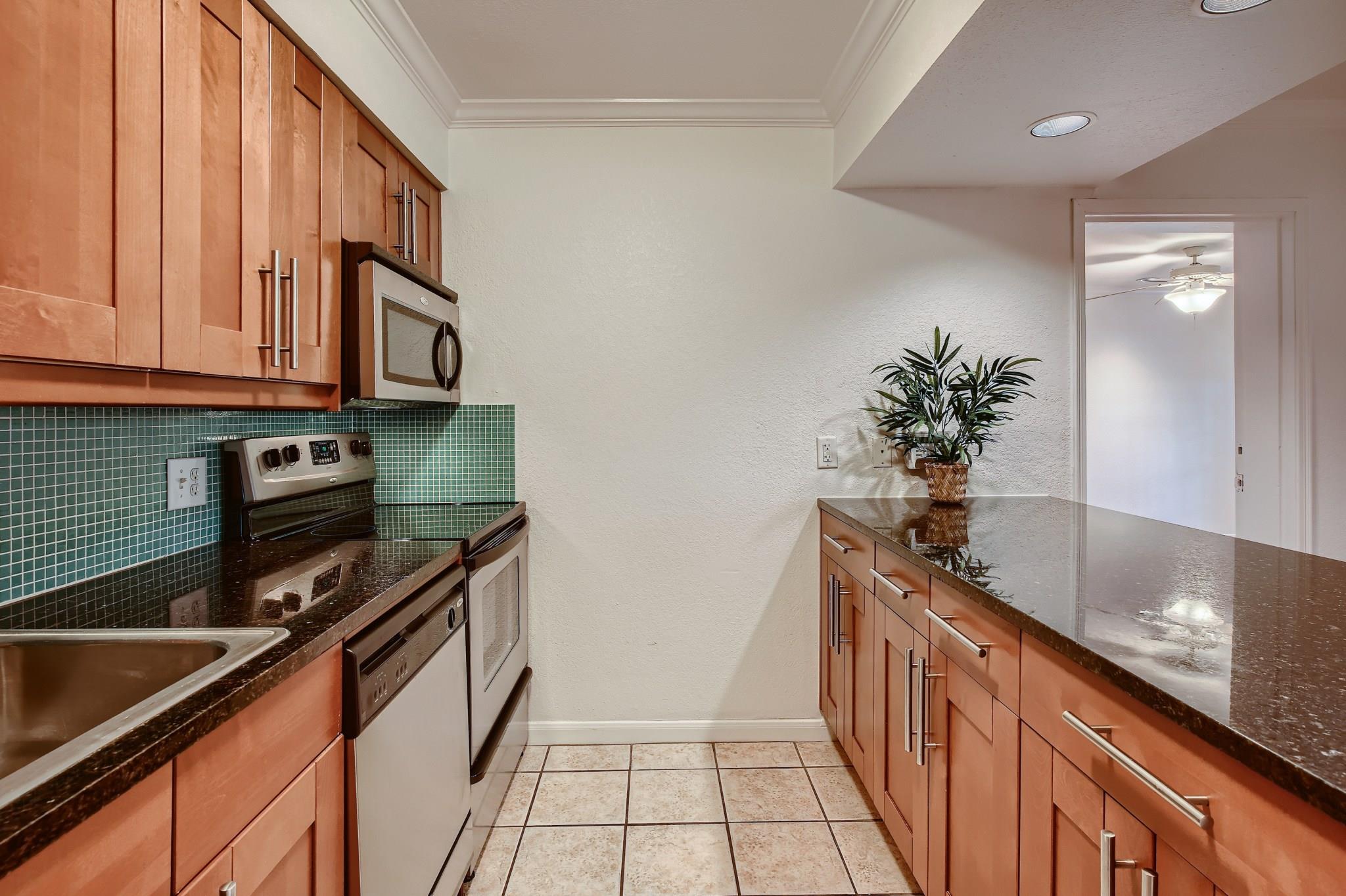 7685 Northcross Dr # 323, Austin, TX 78757