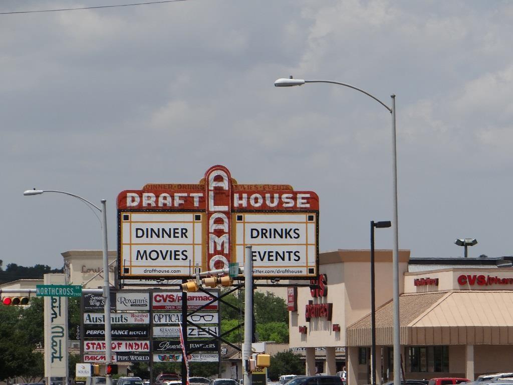 7685 Northcross Dr # 323, Austin, TX 78757