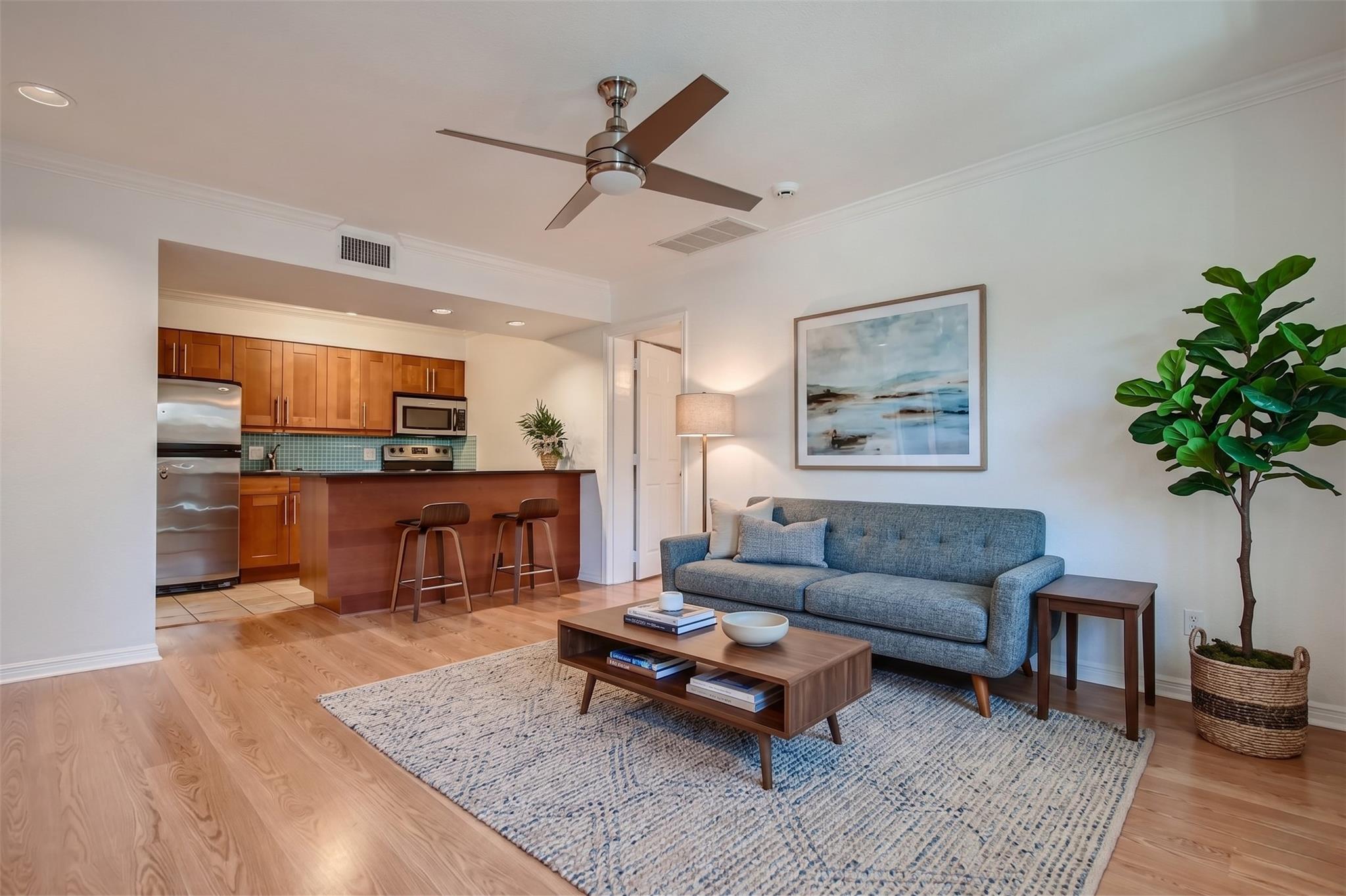 7685 Northcross Dr # 323, Austin, TX 78757