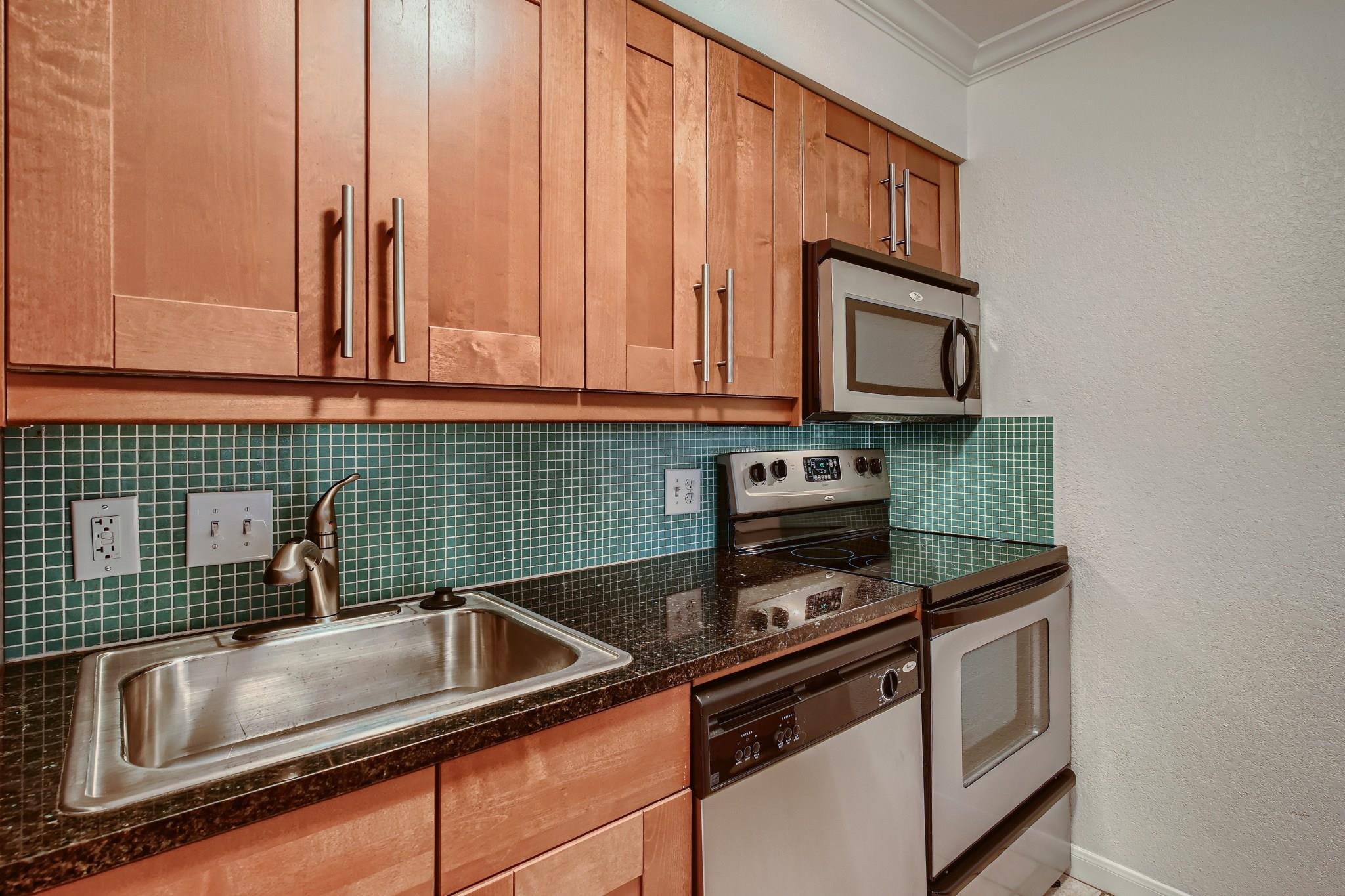 7685 Northcross Dr # 323, Austin, TX 78757