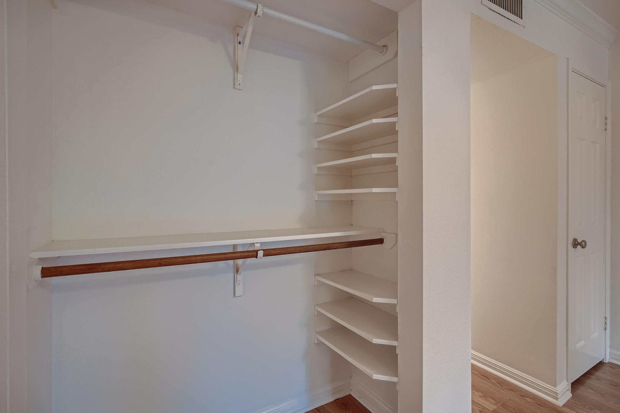 7685 Northcross Dr # 323, Austin, TX 78757