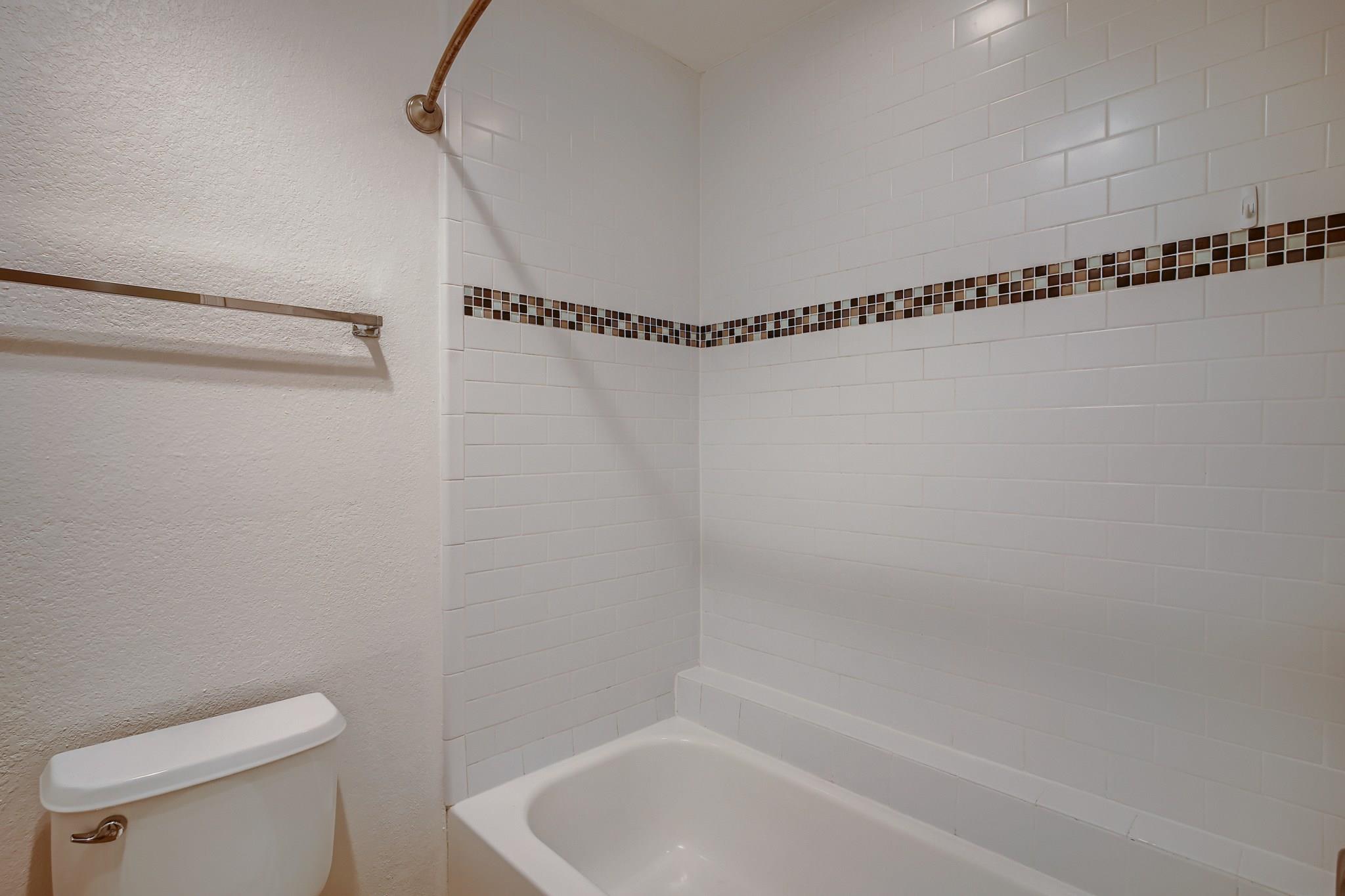 7685 Northcross Dr # 323, Austin, TX 78757