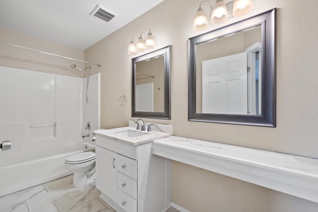 2301 Red Bird Cv, Lago Vista, TX 78645