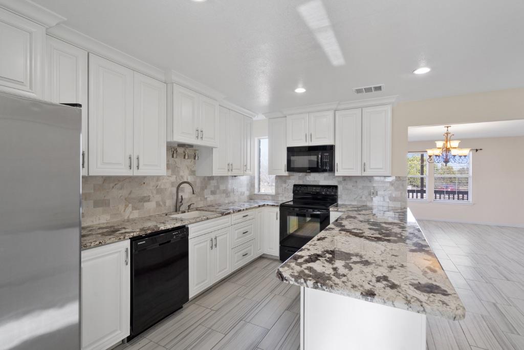 2301 Red Bird Cv, Lago Vista, TX 78645