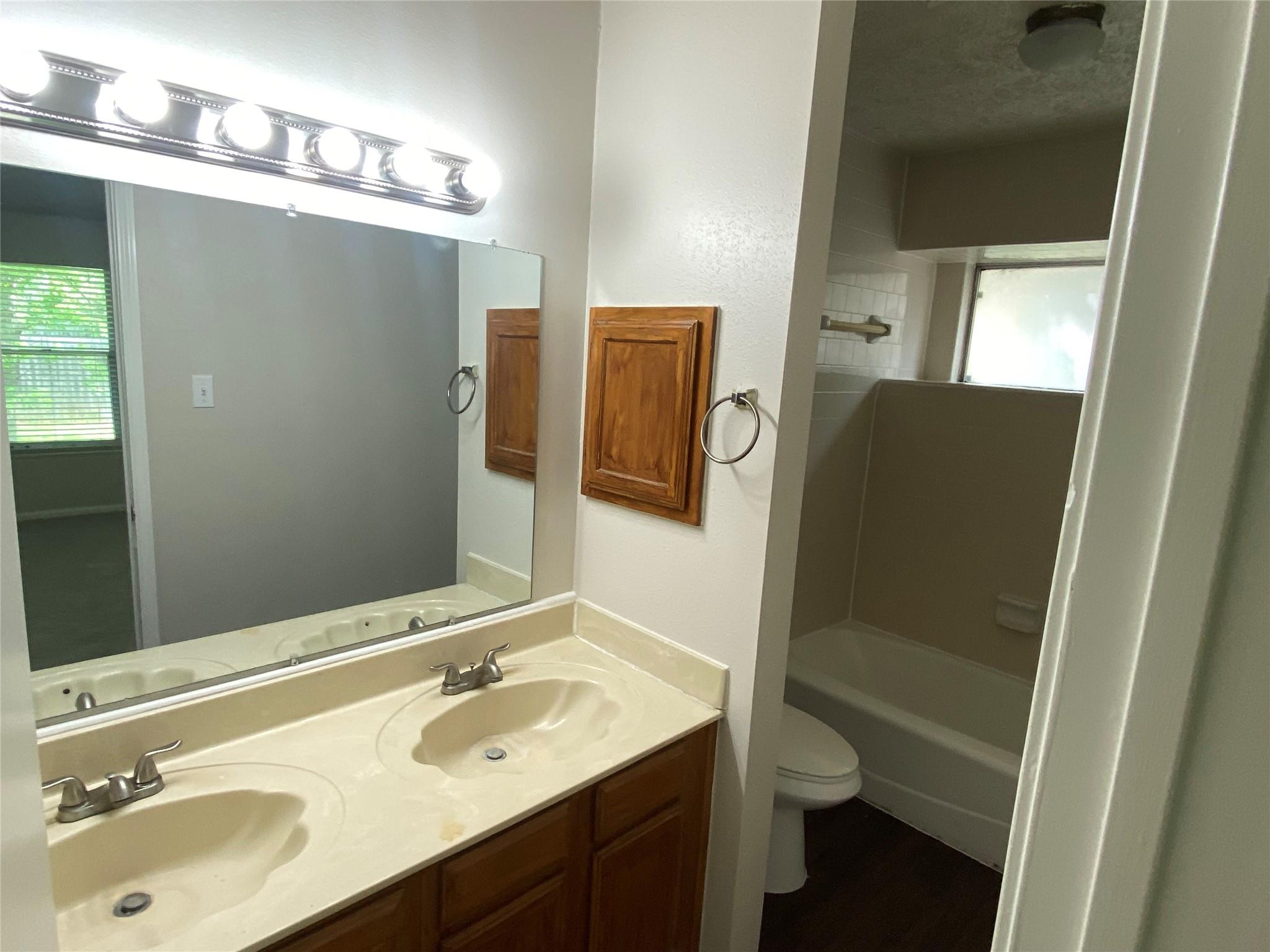 1608 Pigeon Forge Rd, Pflugerville, TX 78660