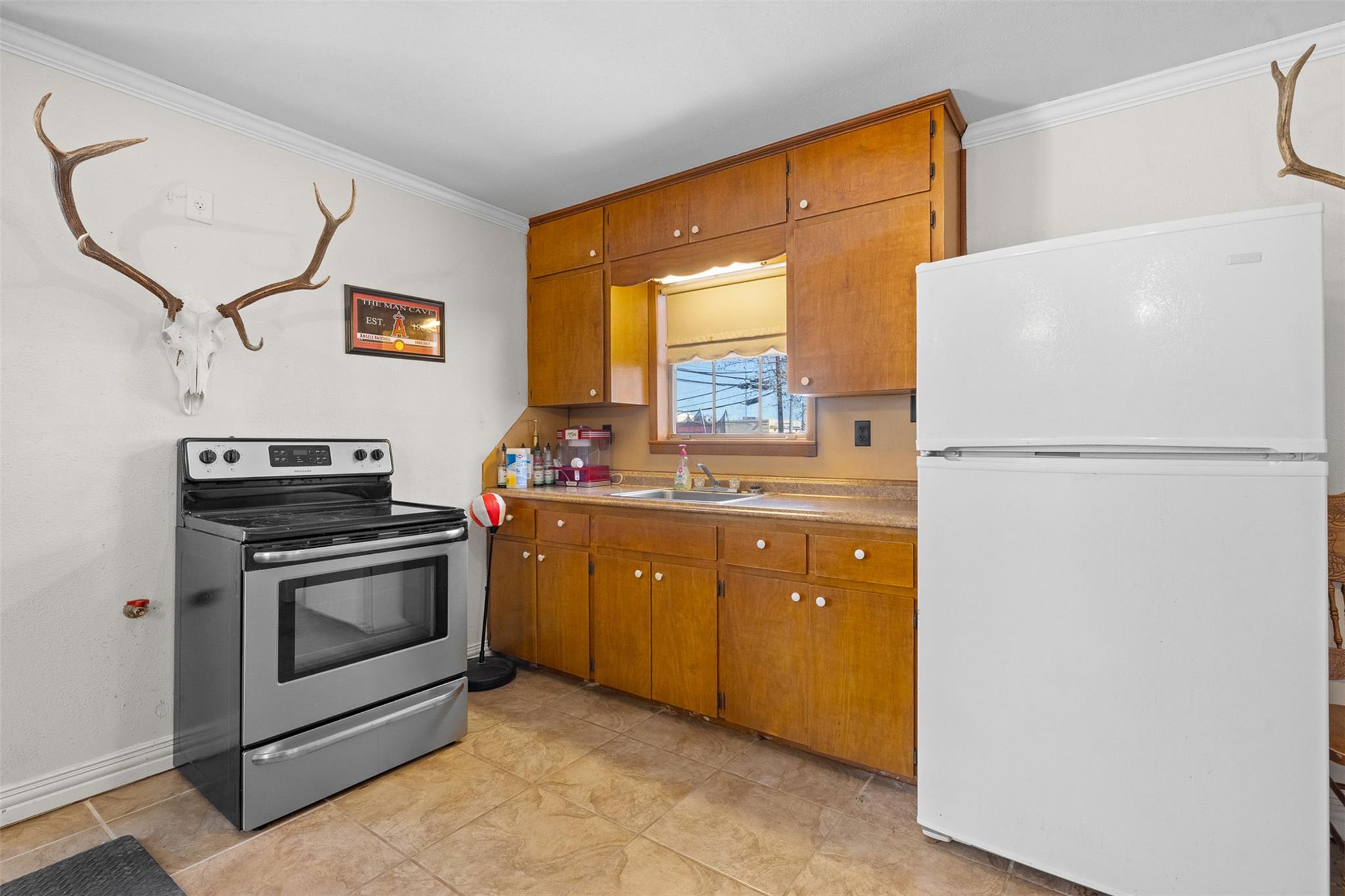 1479 E Hempstead St, Giddings, TX 78942