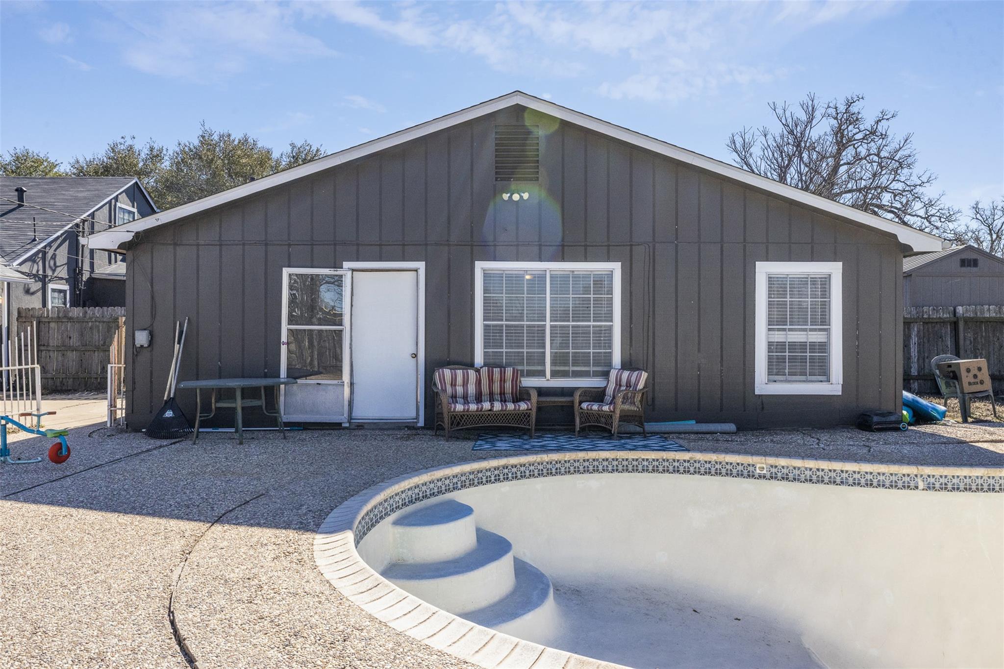 1479 E Hempstead St, Giddings, TX 78942