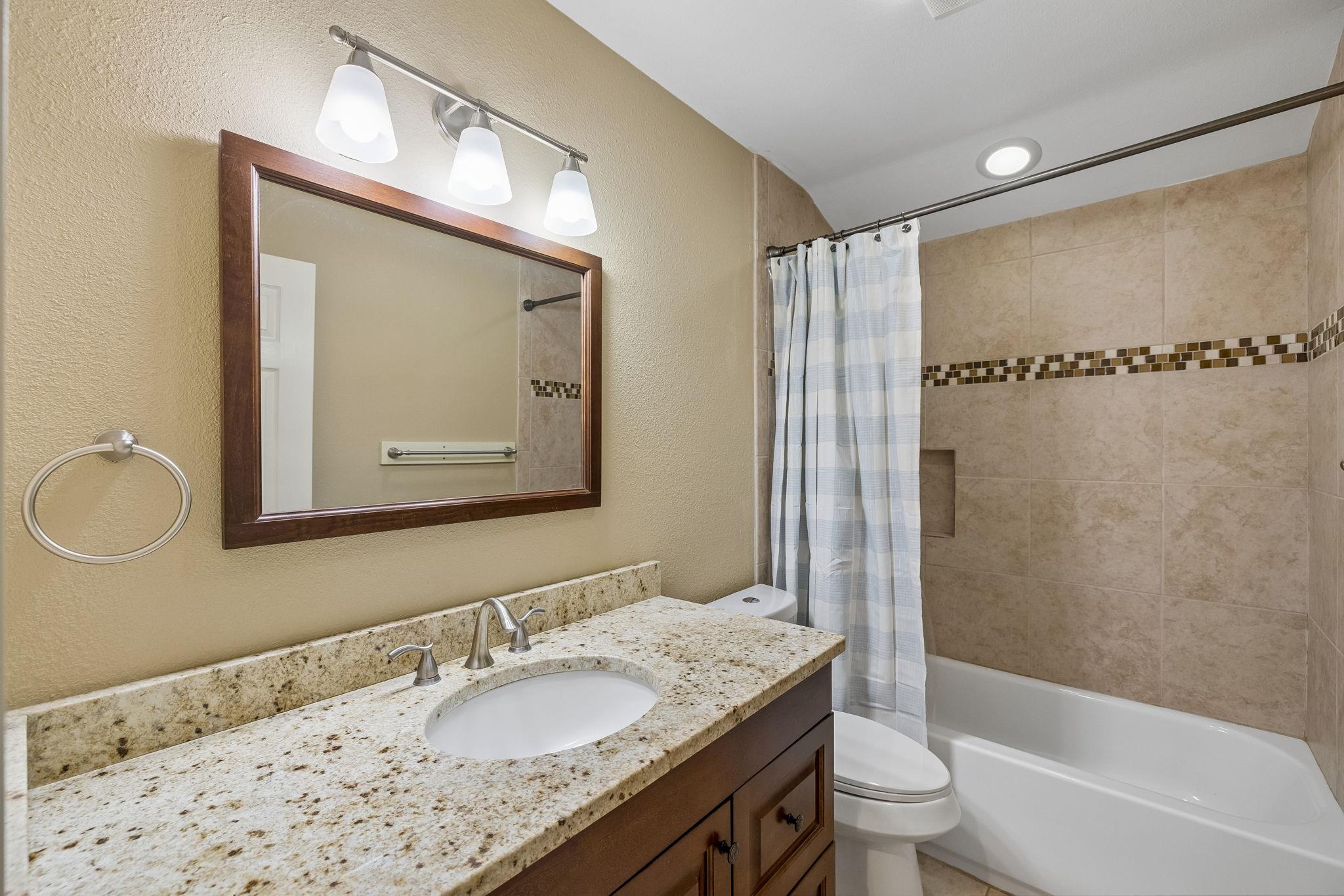 230 Lee St, Seguin, TX 78155