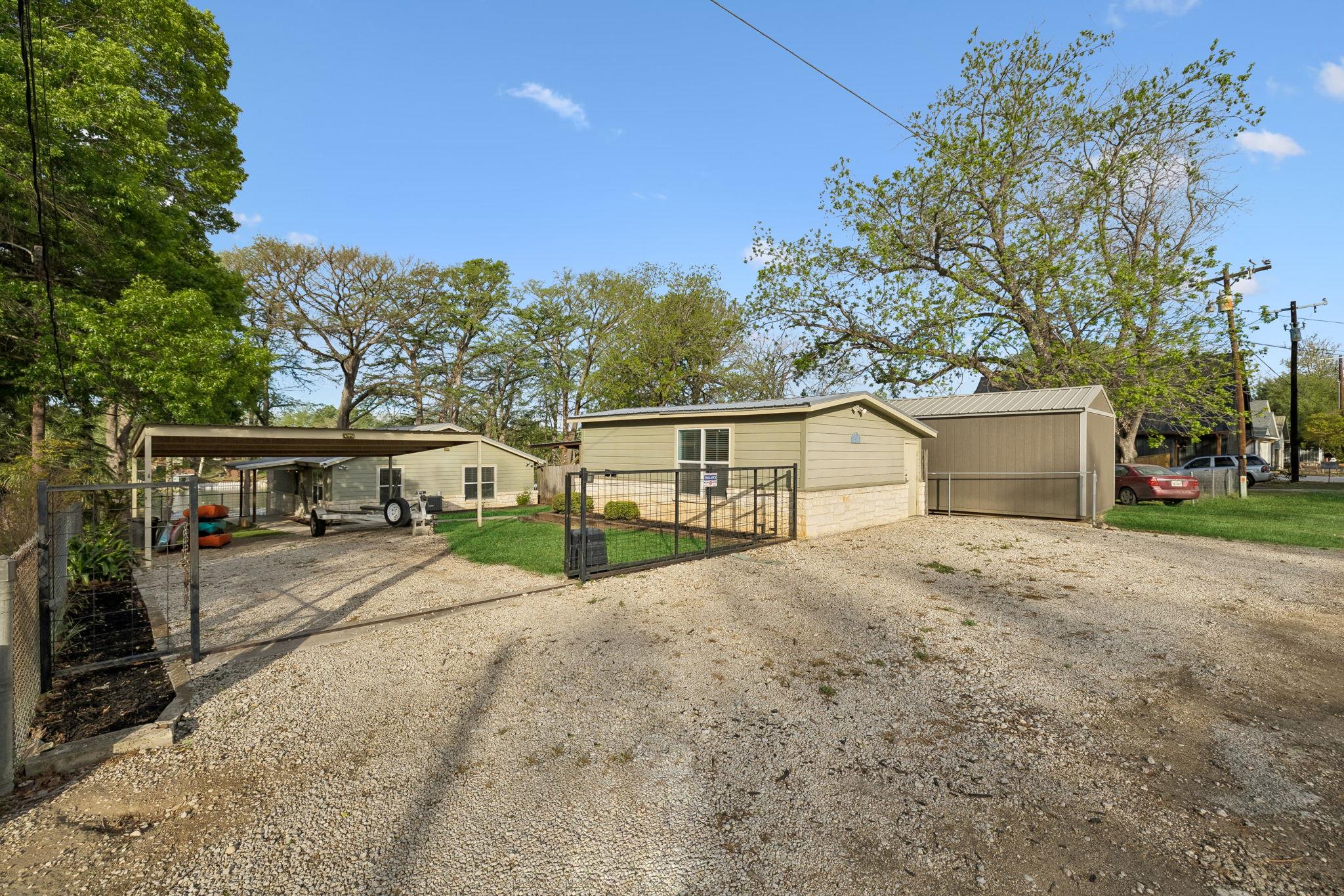 230 Lee St, Seguin, TX 78155