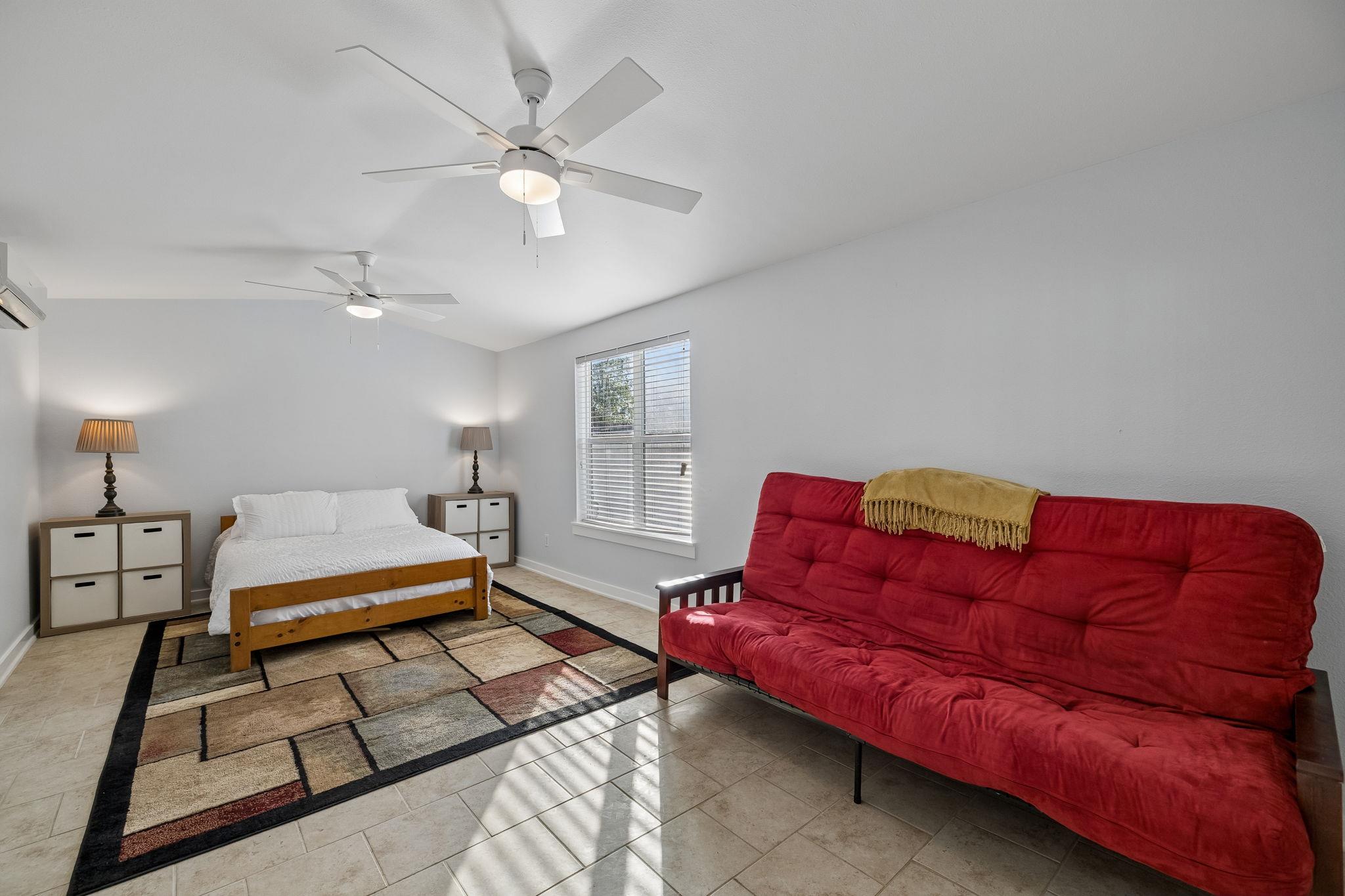 230 Lee St, Seguin, TX 78155