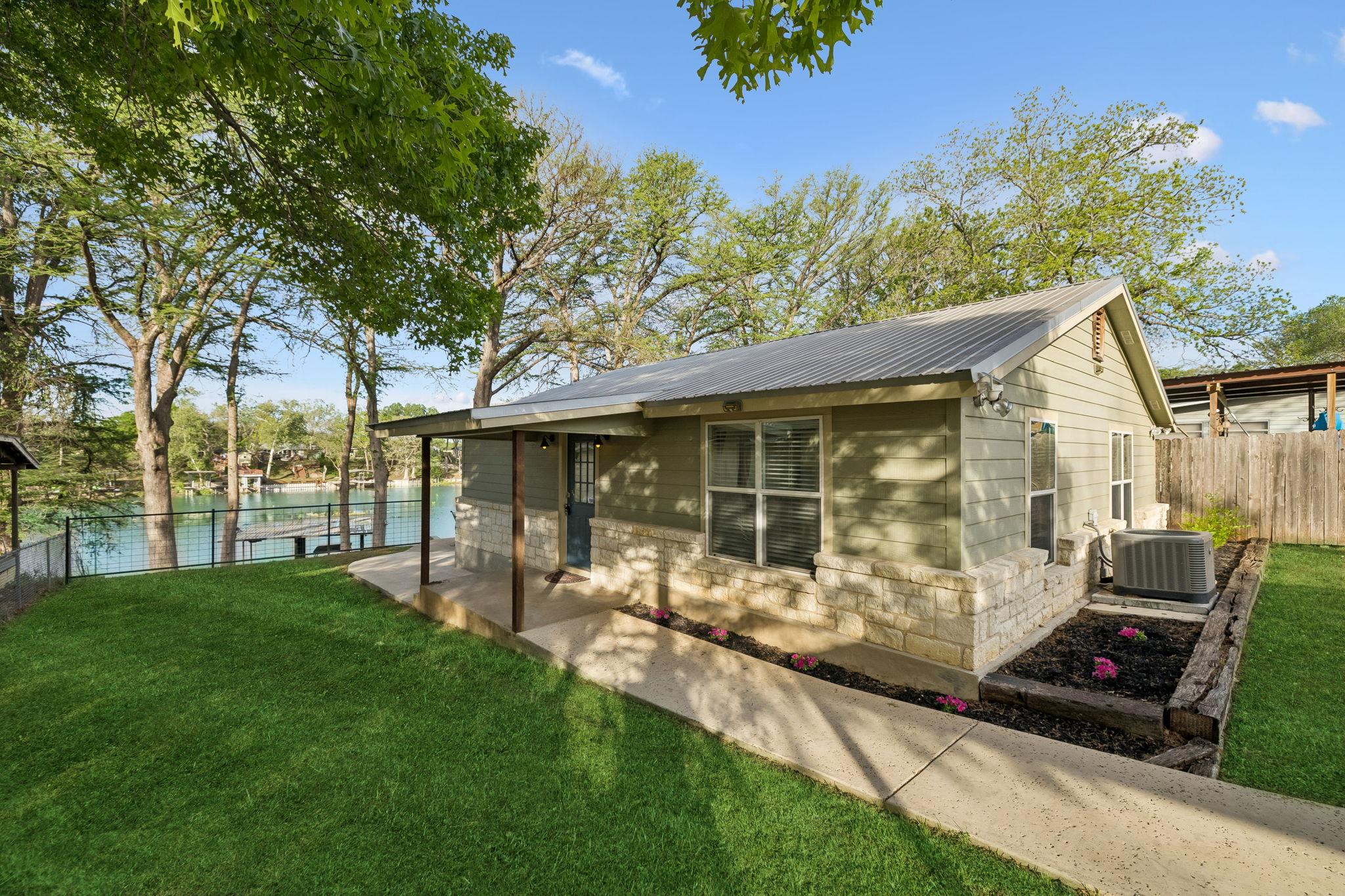 230 Lee St, Seguin, TX 78155